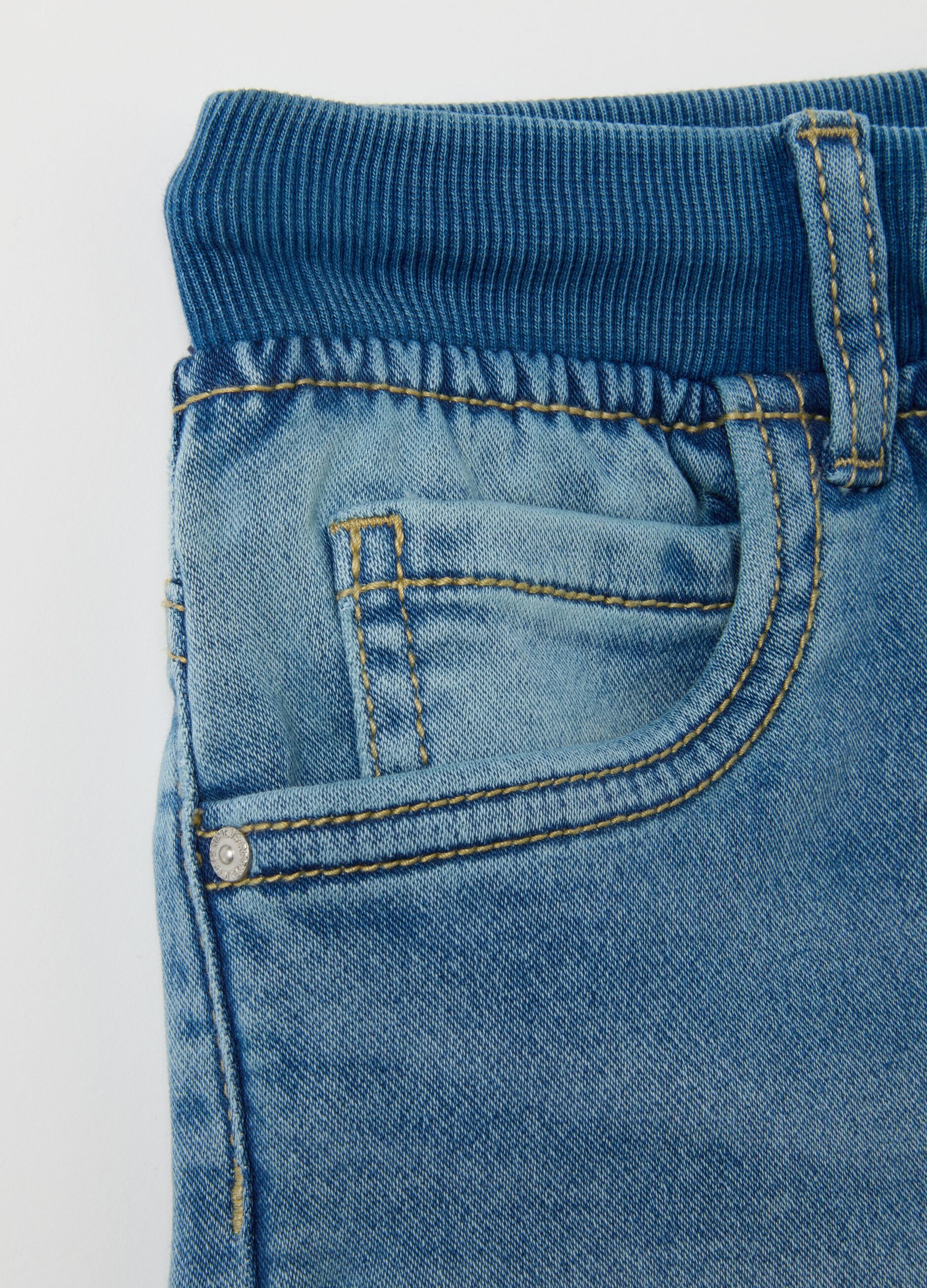 Jeans da bambino in misto cotone blu elasticizzato