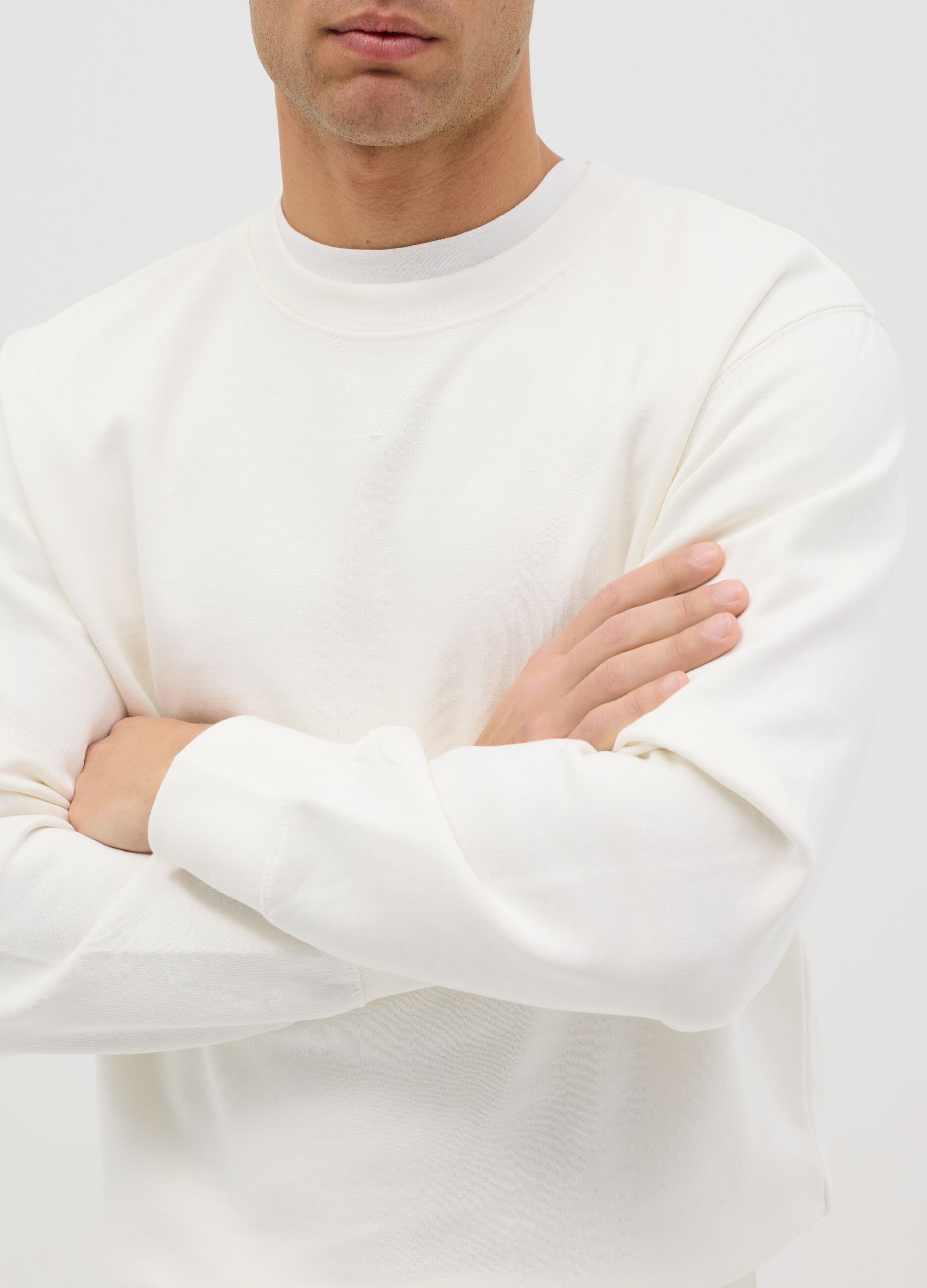 Oversized sweatshirt with round neck