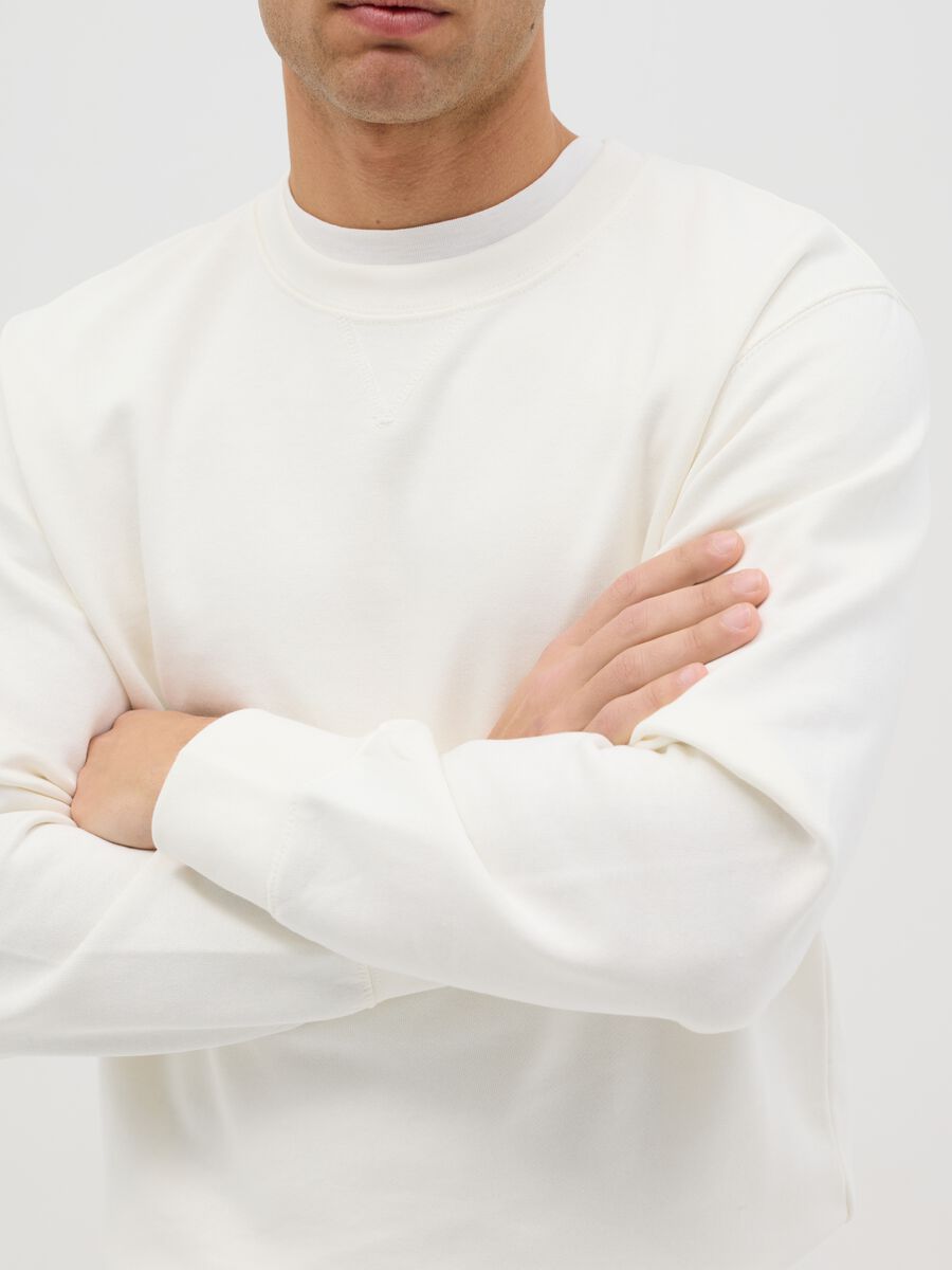 Oversized sweatshirt with round neck_3