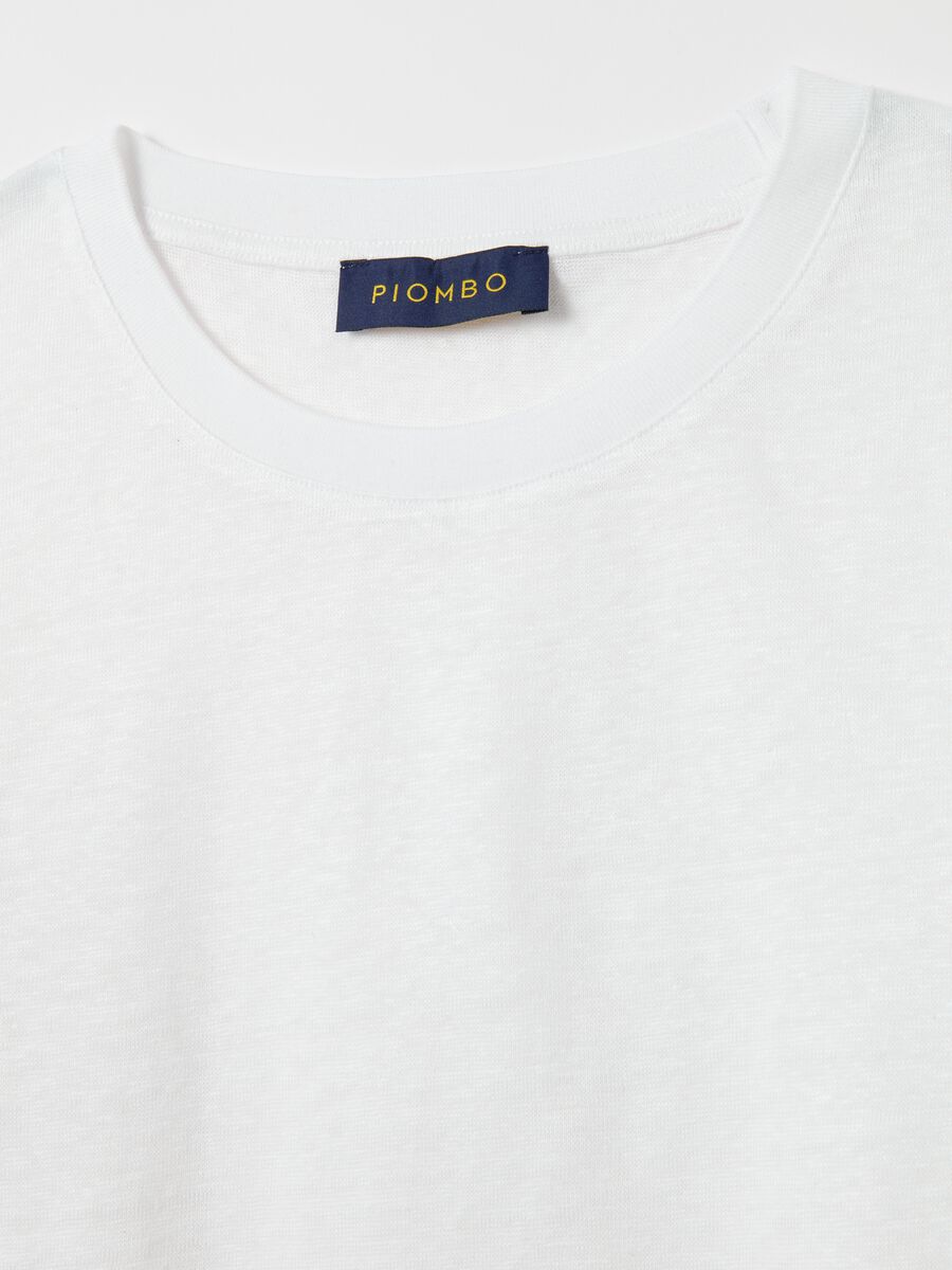 Short-sleeved T-shirt in white linen_5