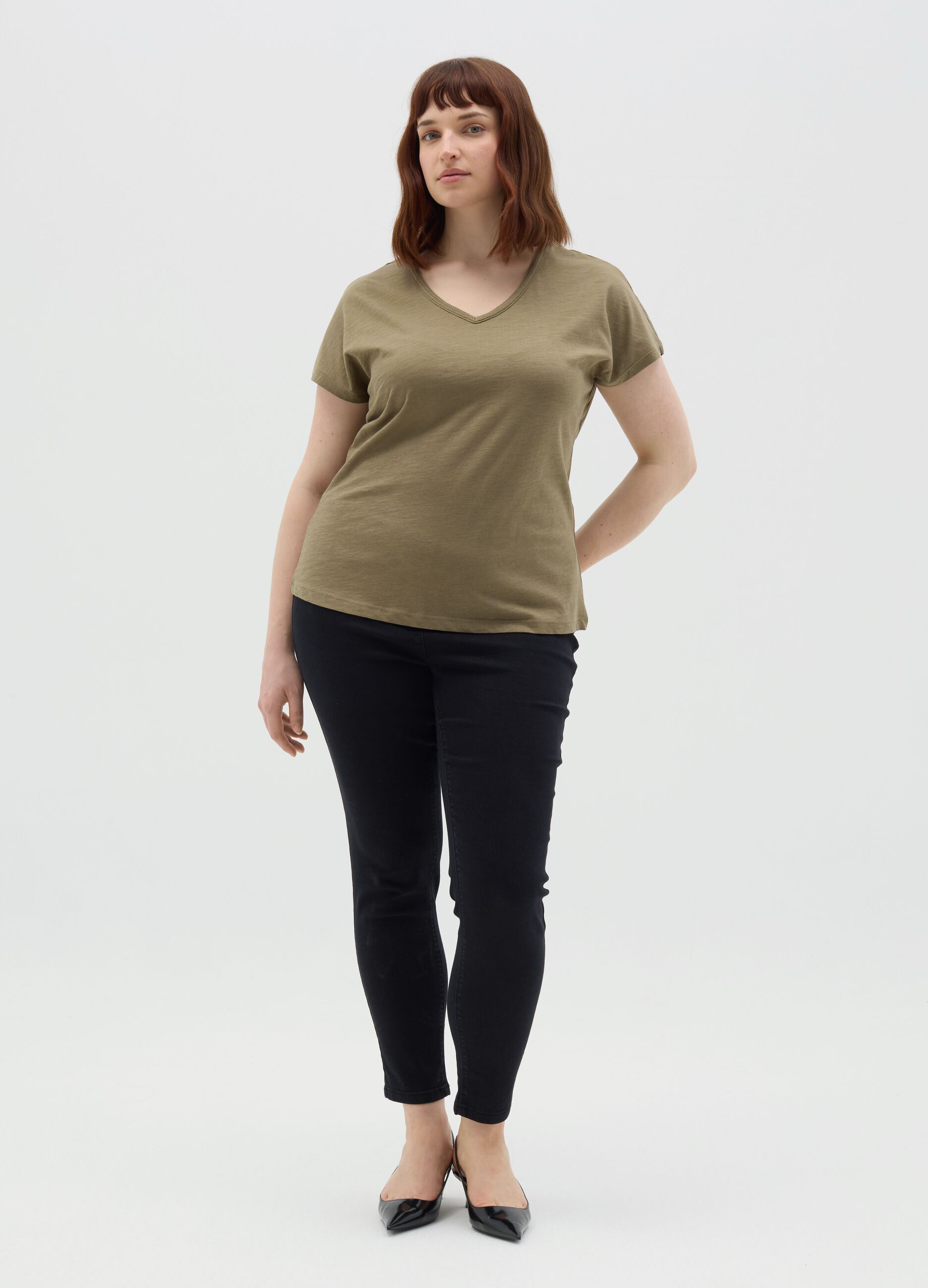 Curvy green T-shirt with V neck