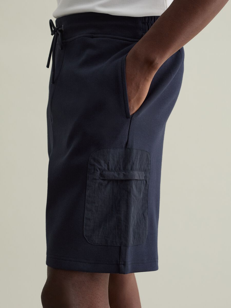 Bermuda joggers in technical fabric_2
