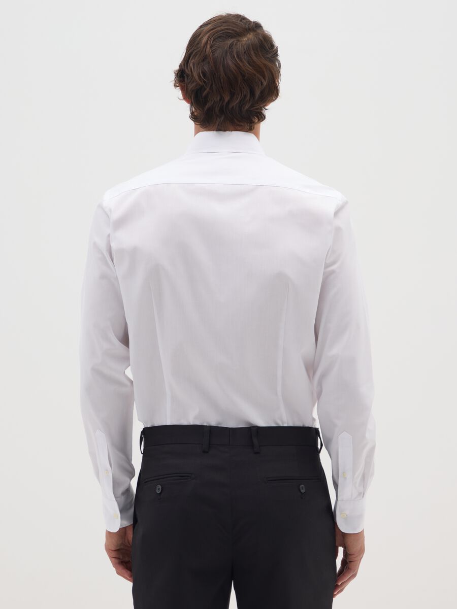 White Cotton Blend Slim Fit Easy Iron Shirt_2