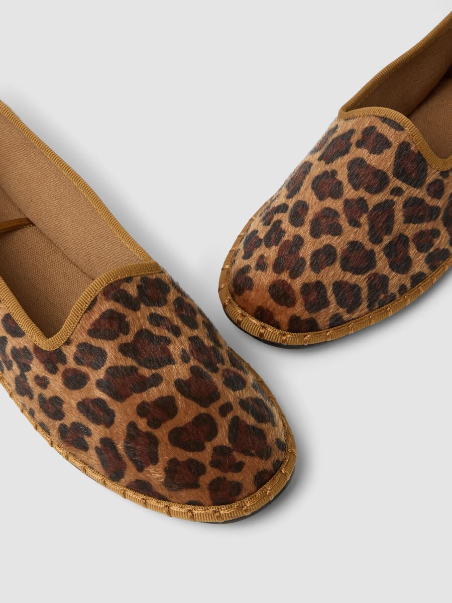 Classic brown animal-print ballet flats_2