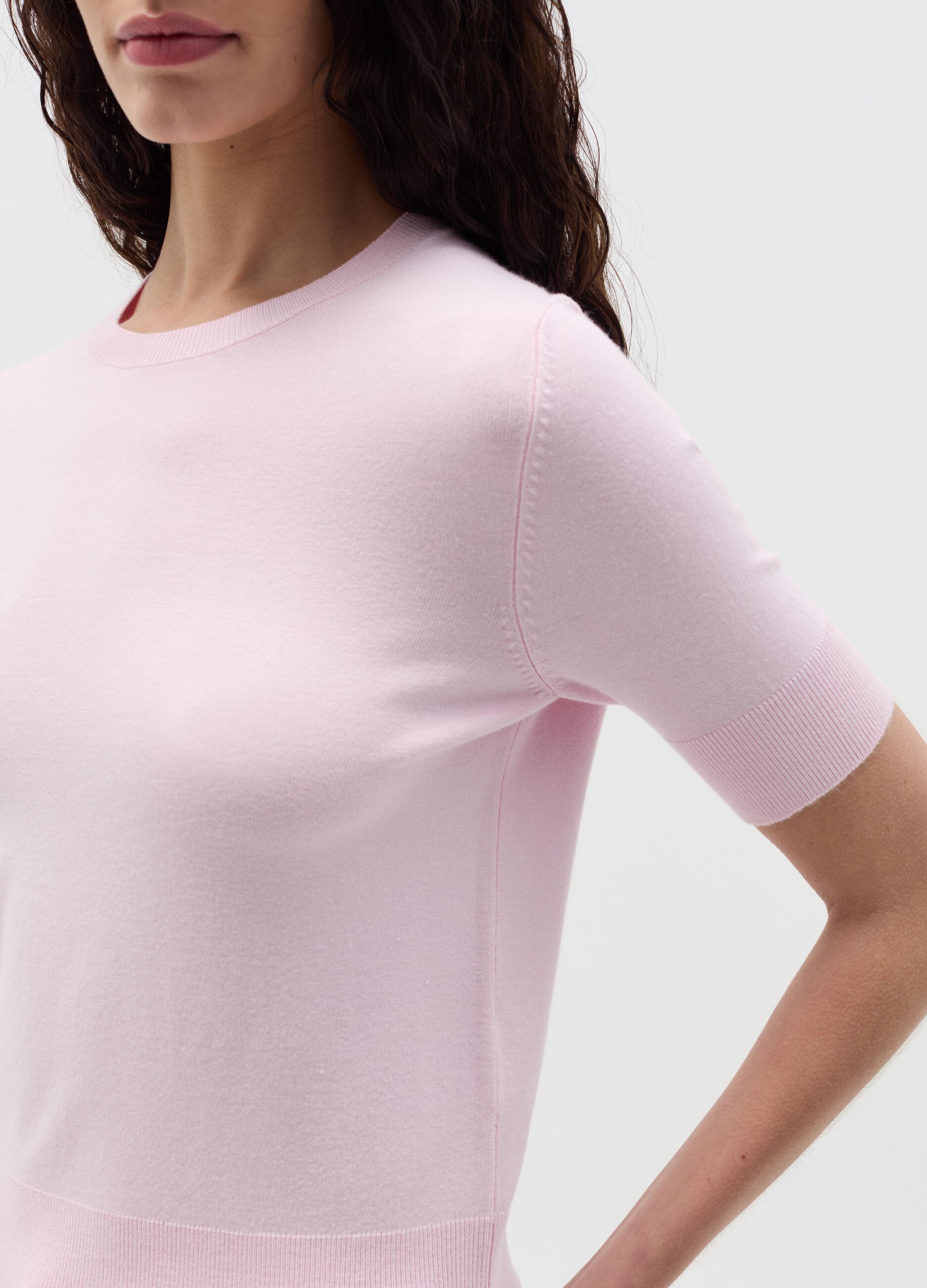 Short-sleeved top