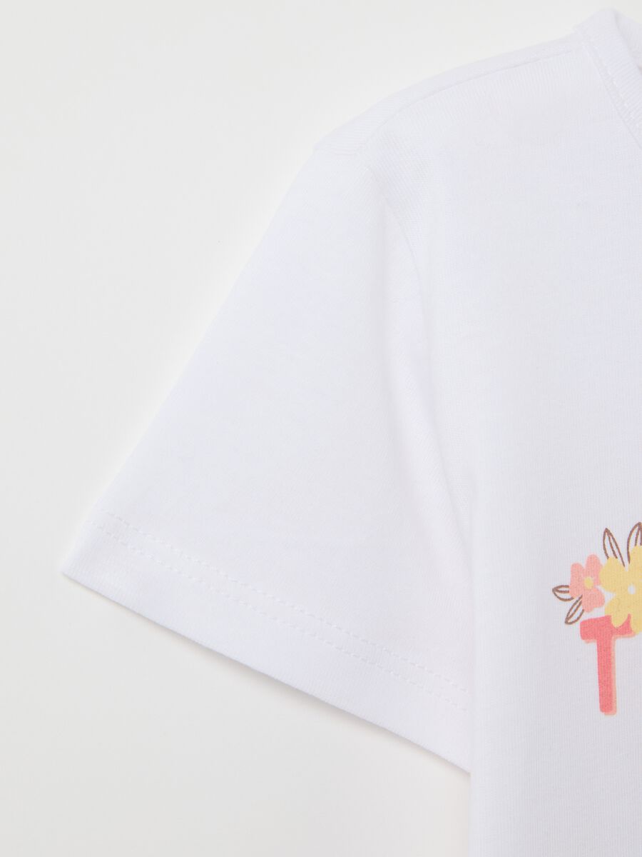 White short-sleeved T-shirt with tropical print_2