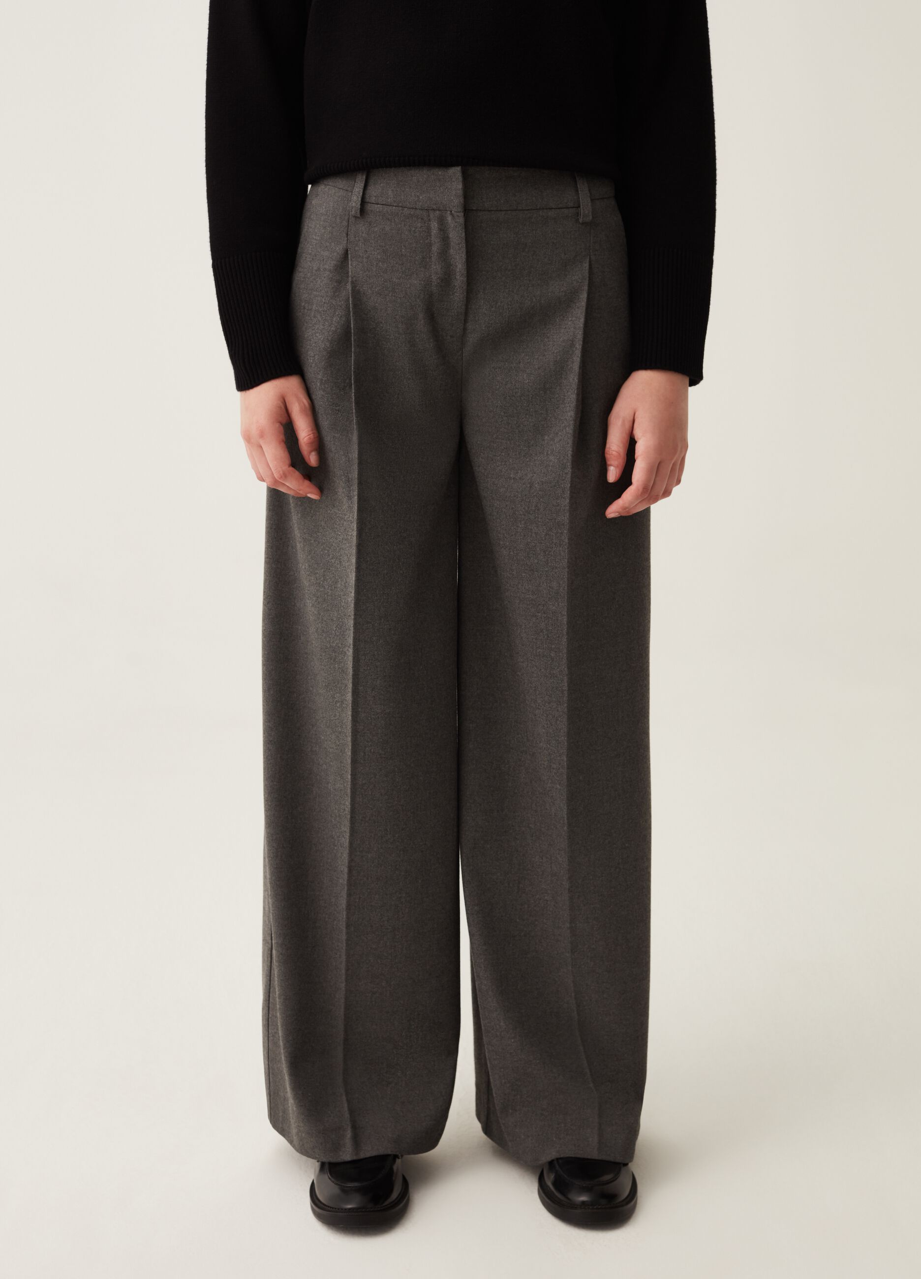 Pantaloni wide leg con pinces_1