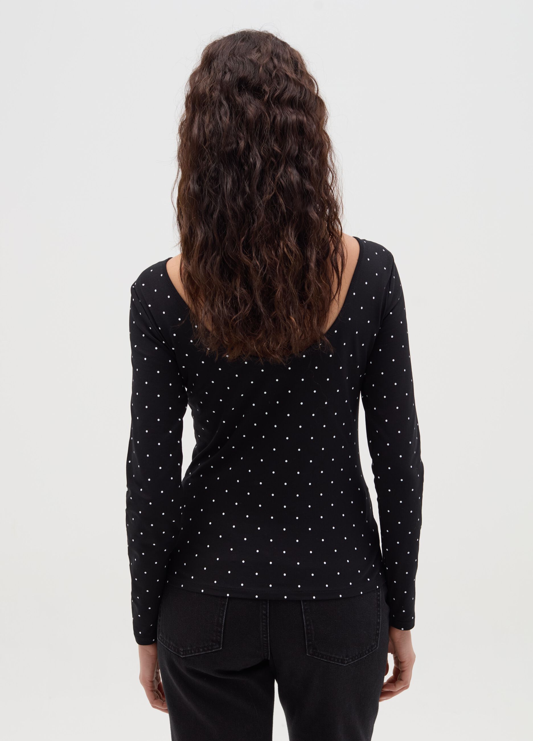 T-shirt maniche lunghe con scollo a barchetta