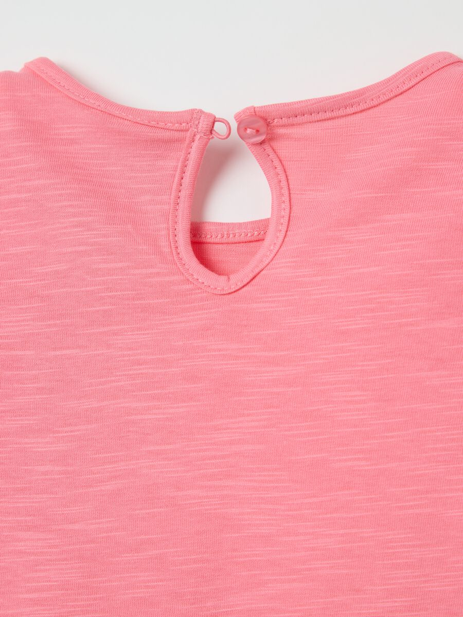Pink cotton T-shirt with crochet flowers_3