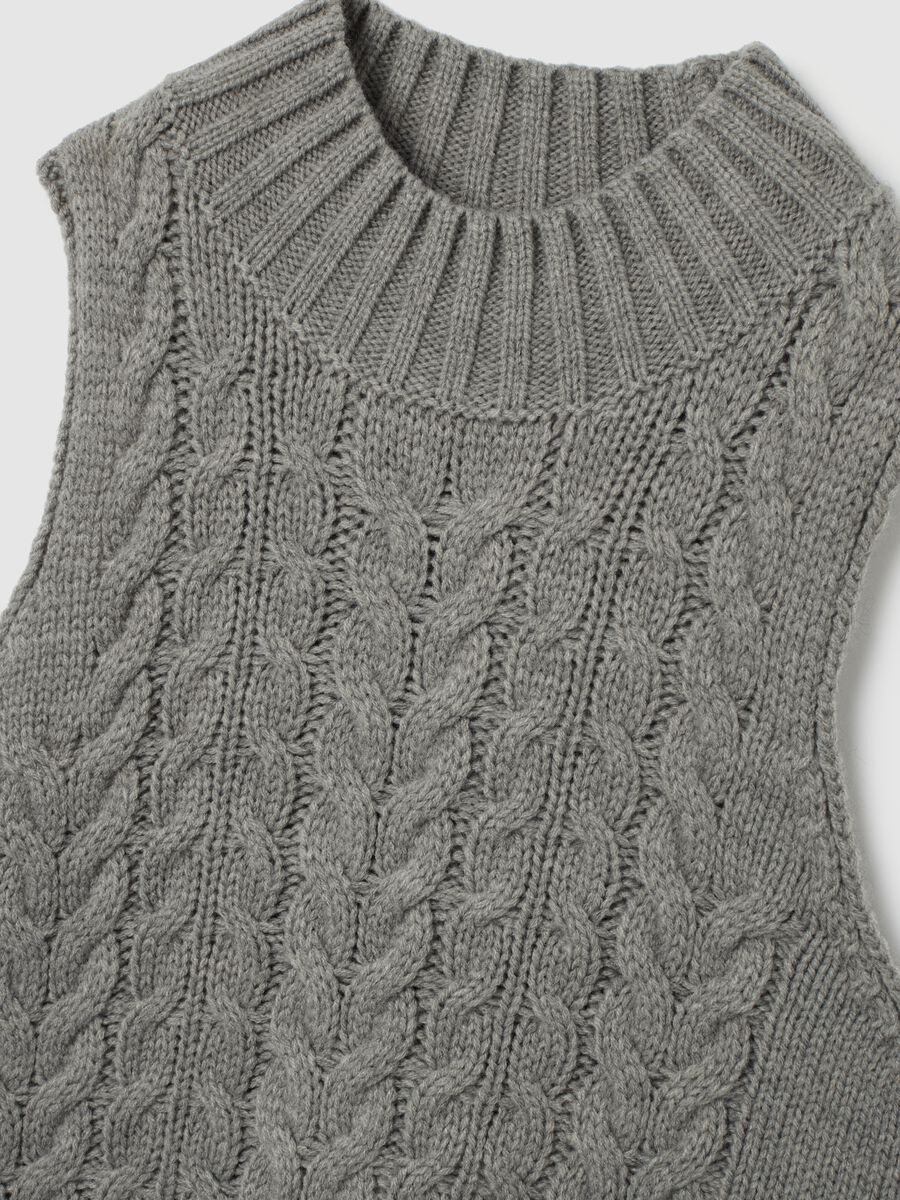 Regular fit grey high collar knitted vest_5