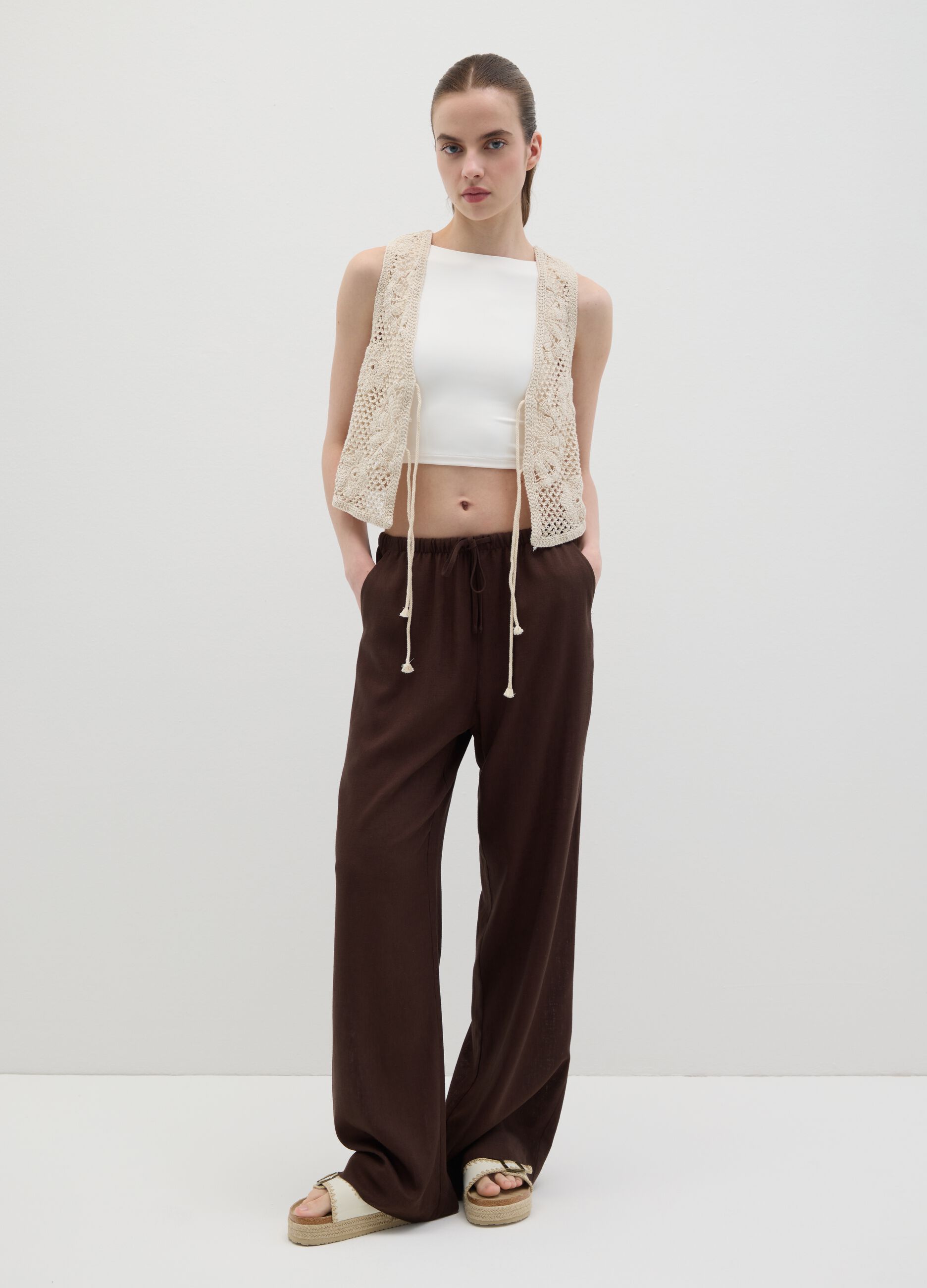 Brown wide-leg trousers in linen and viscose