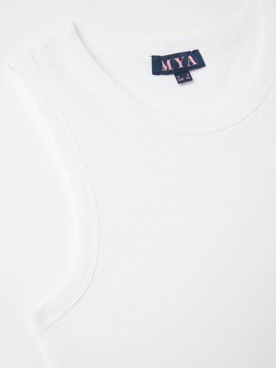 White ribbed top_5