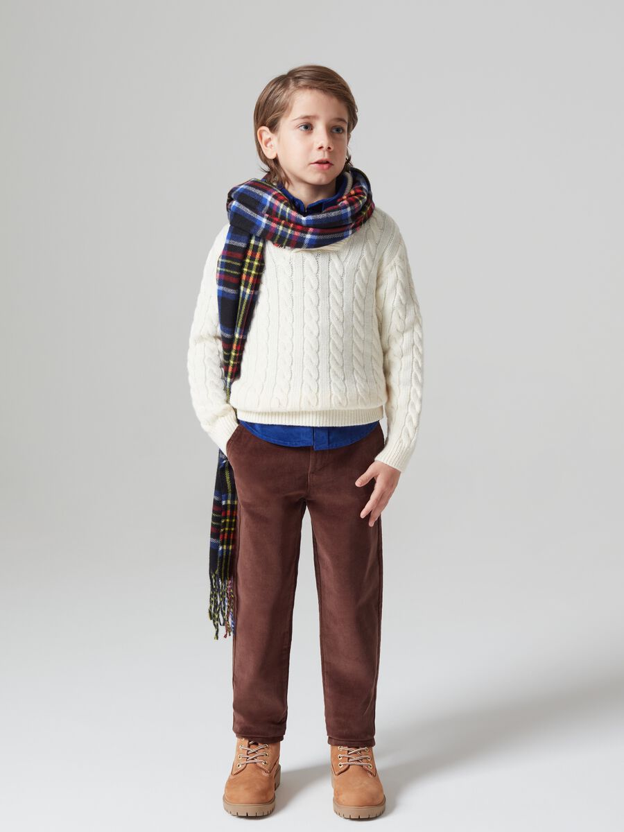 Pantaloni chino in corduroy_0