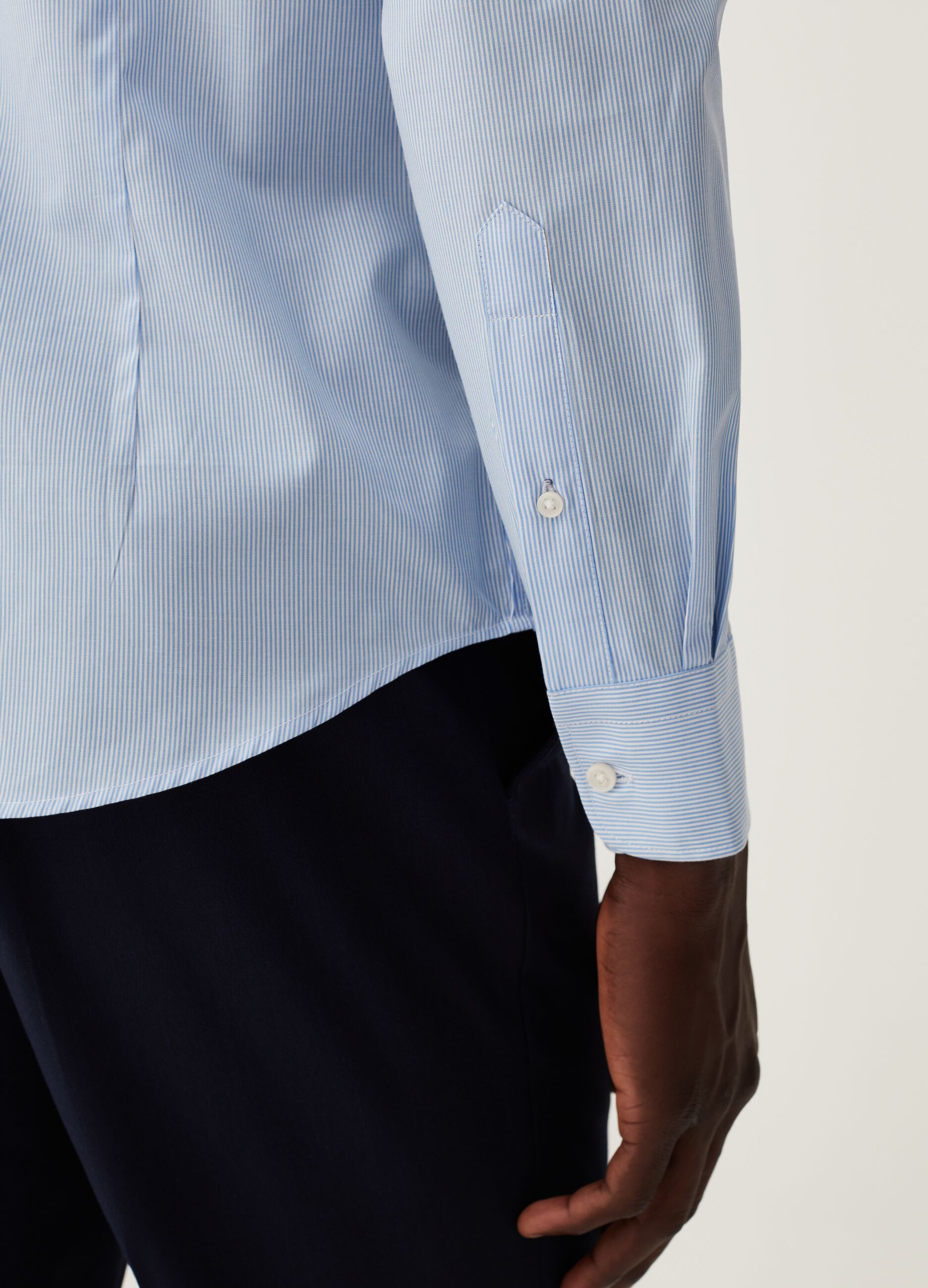 Camicia slim fit a righe sottili_3