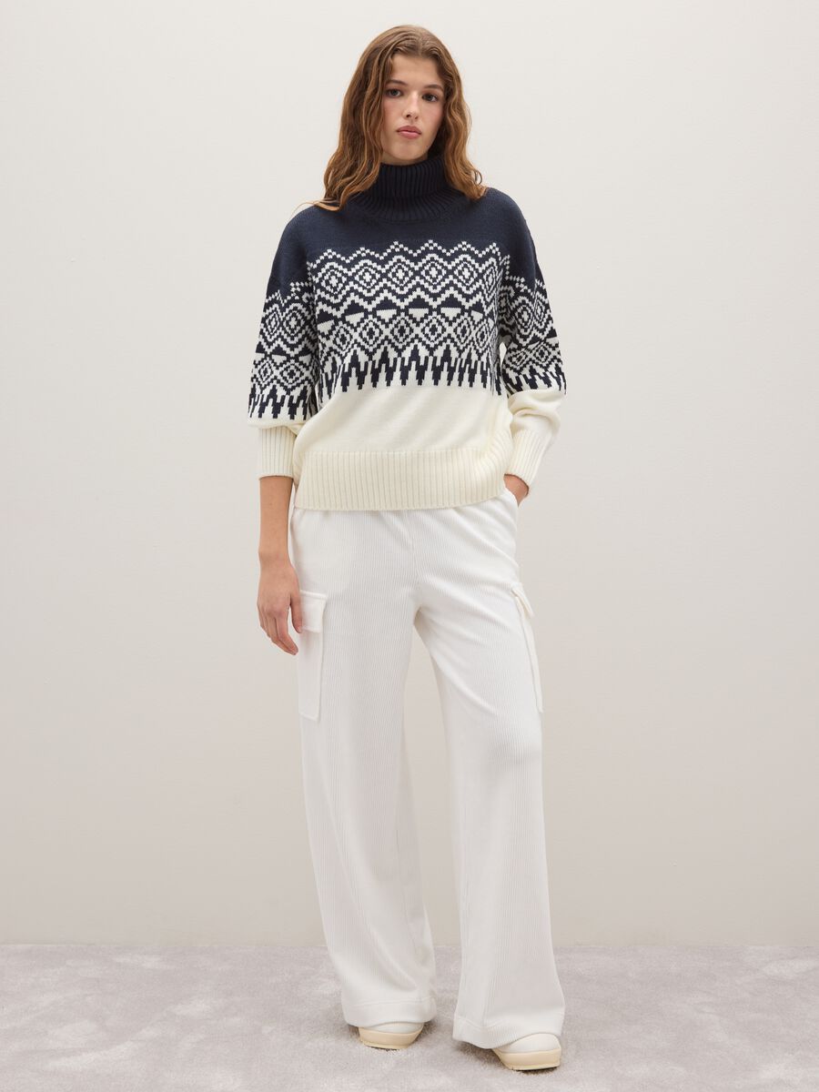 Black and white sweater with regular fit and high collar_2