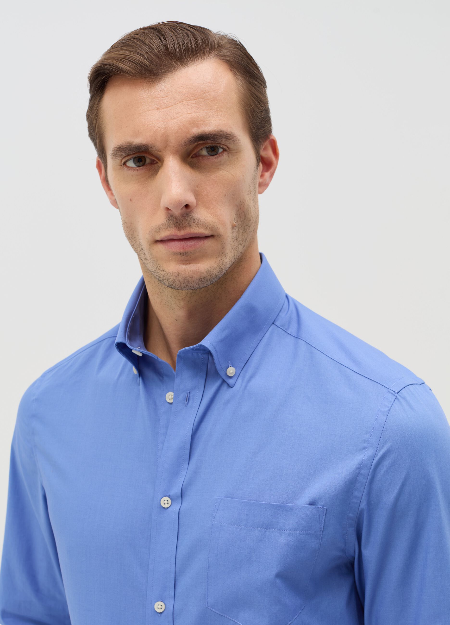 Regular-fit easy-iron shirt with button-down collar