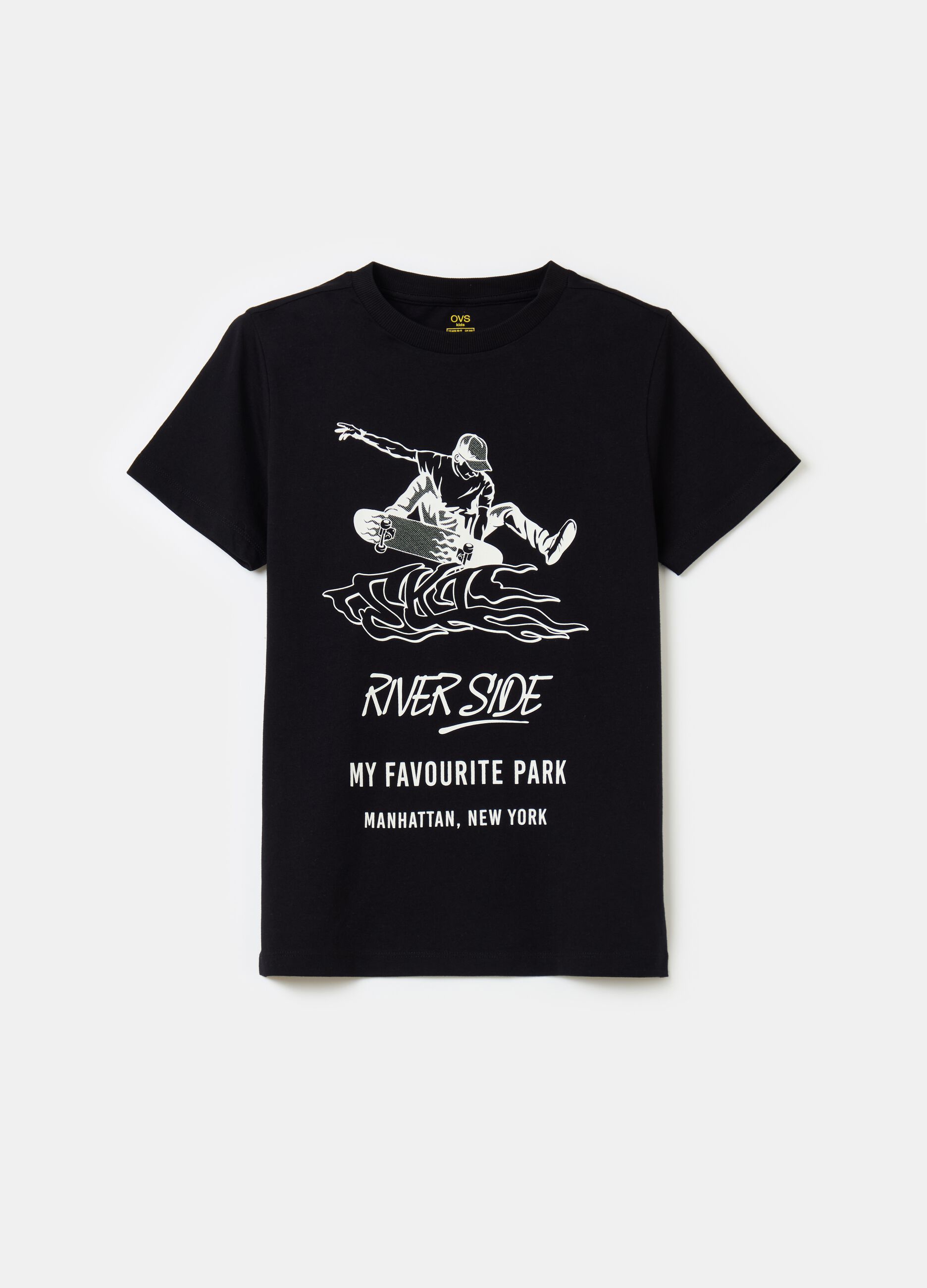 T-shirt in cotone con stampa skateboard