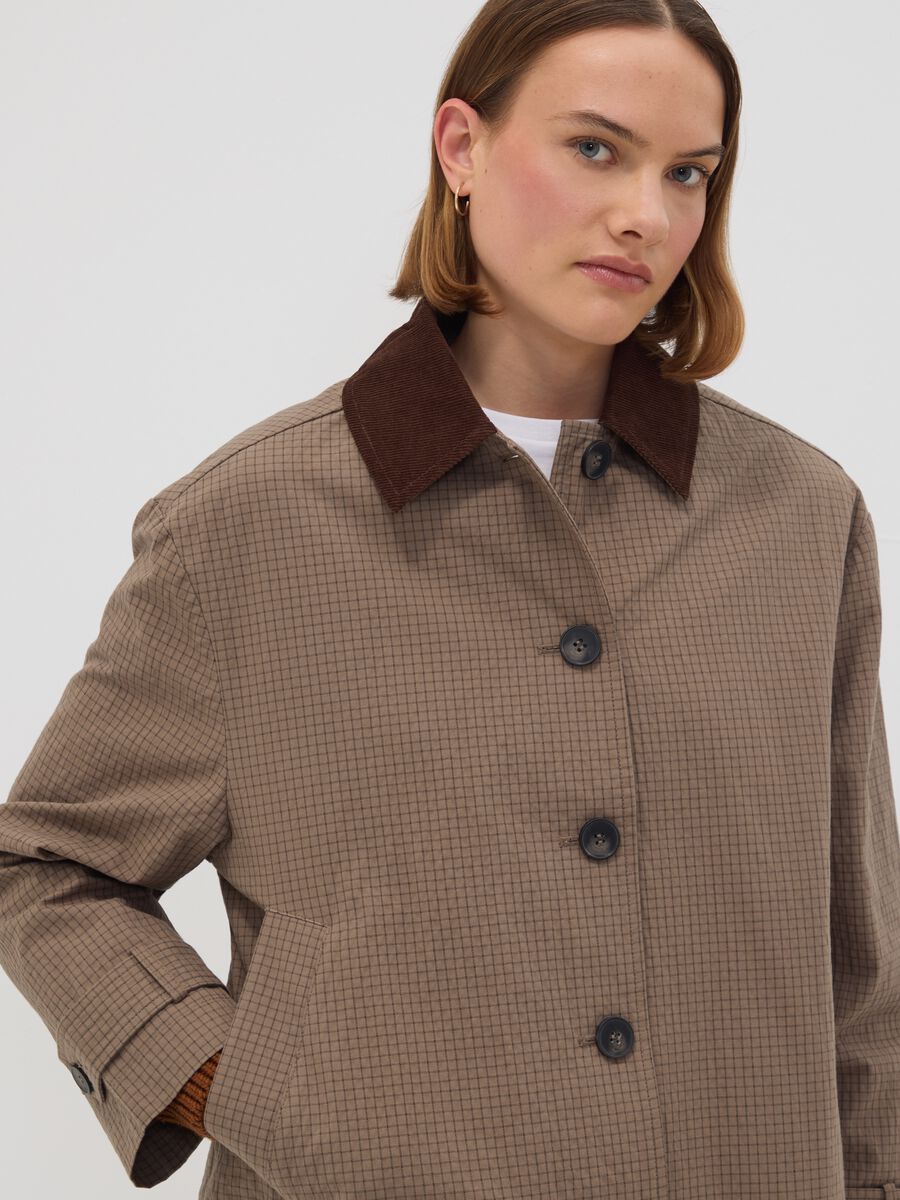 Giacca marrone in misto cotone con colletto a contrasto regular fit_0