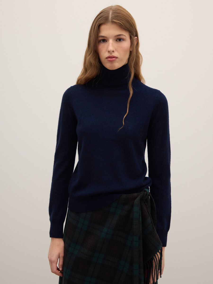 Maglione in pura lana blu regular fit a collo alto_1
