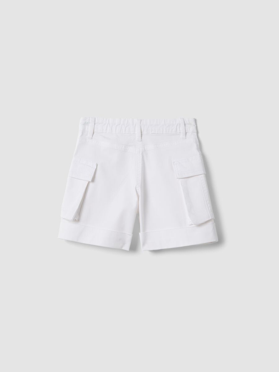 Shorts cargo bianchi in cotone elasticizzato da bambina_4