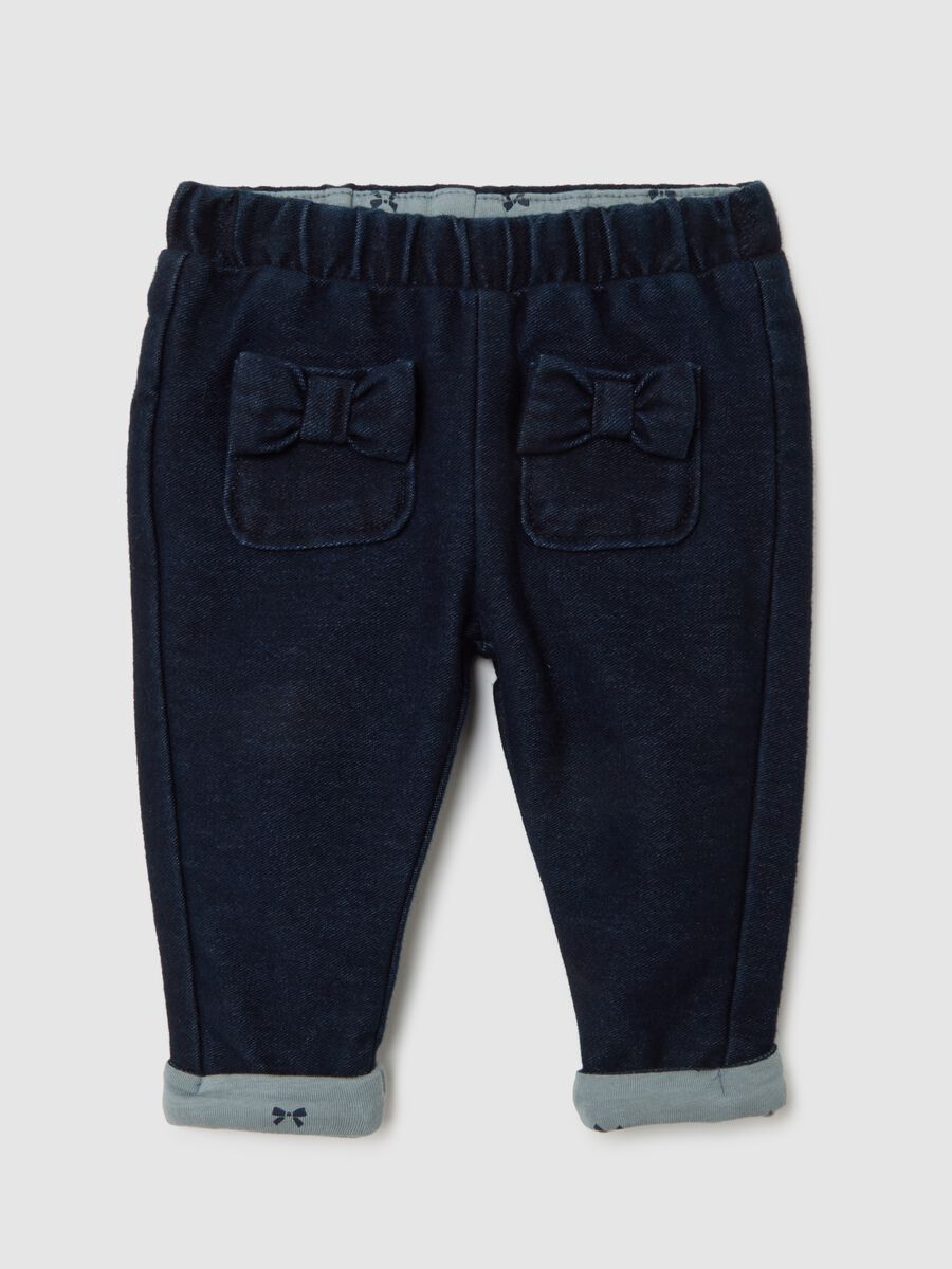 Pantaloni blu da neonata in misto cotone regular fit con fiocchi_0