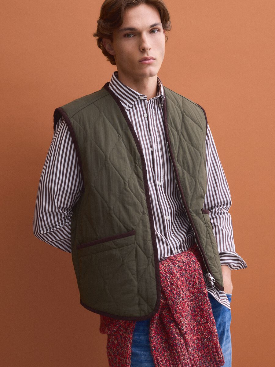 Green quilted gilet with zip, regular fit_0