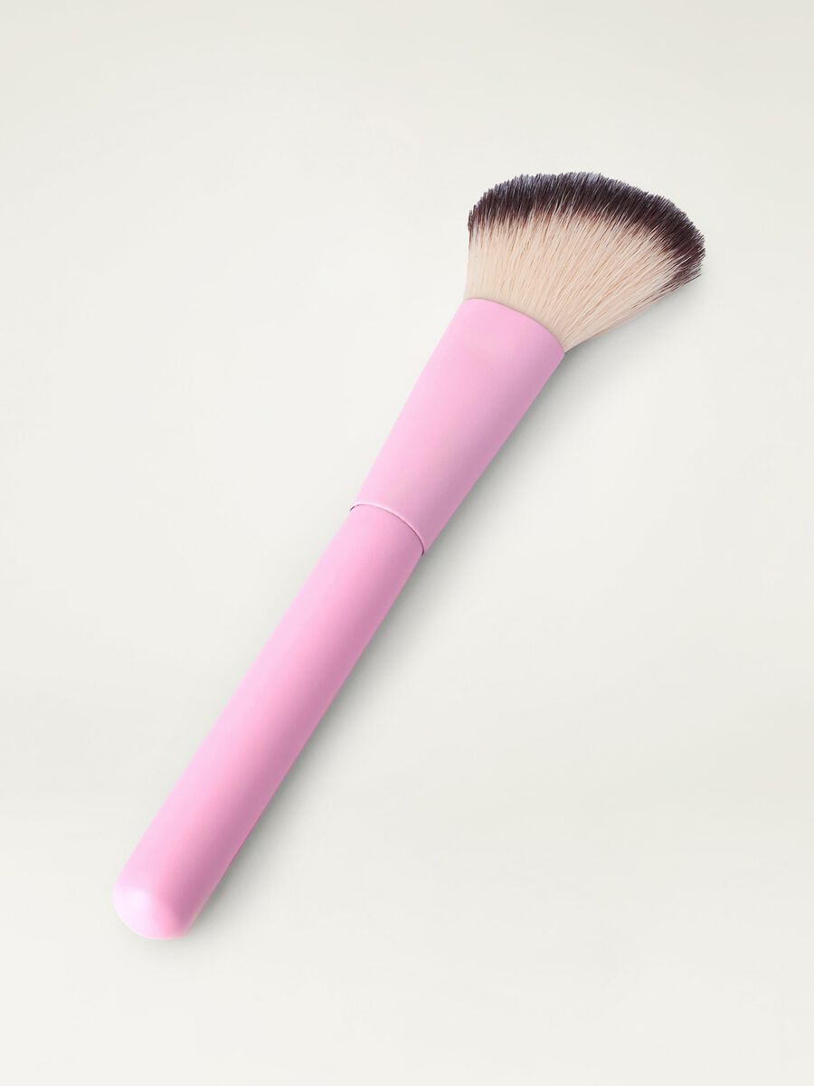 Make-up brush for blusher_1