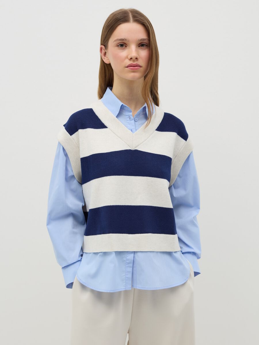Closed gilet with stripes_0