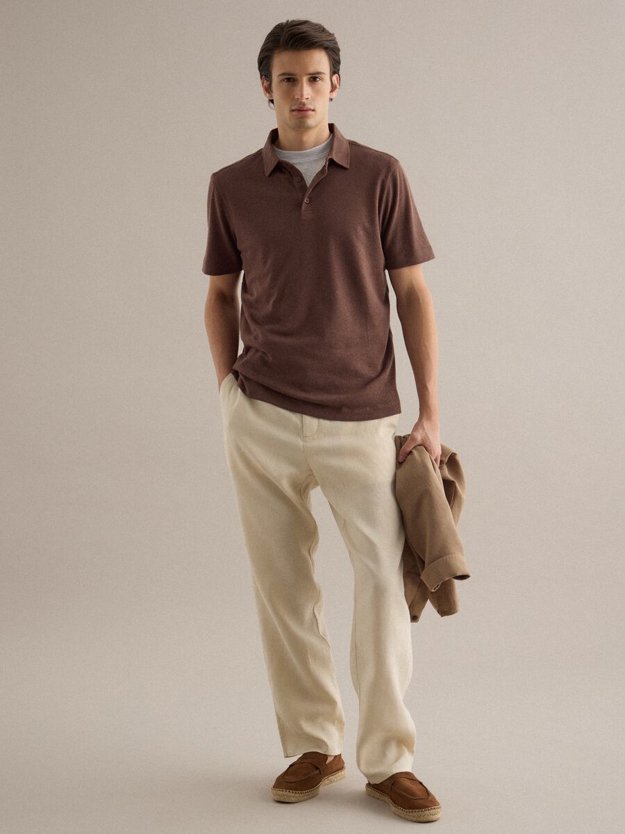 Polo in misto lino e cotone marrone regular fit_1