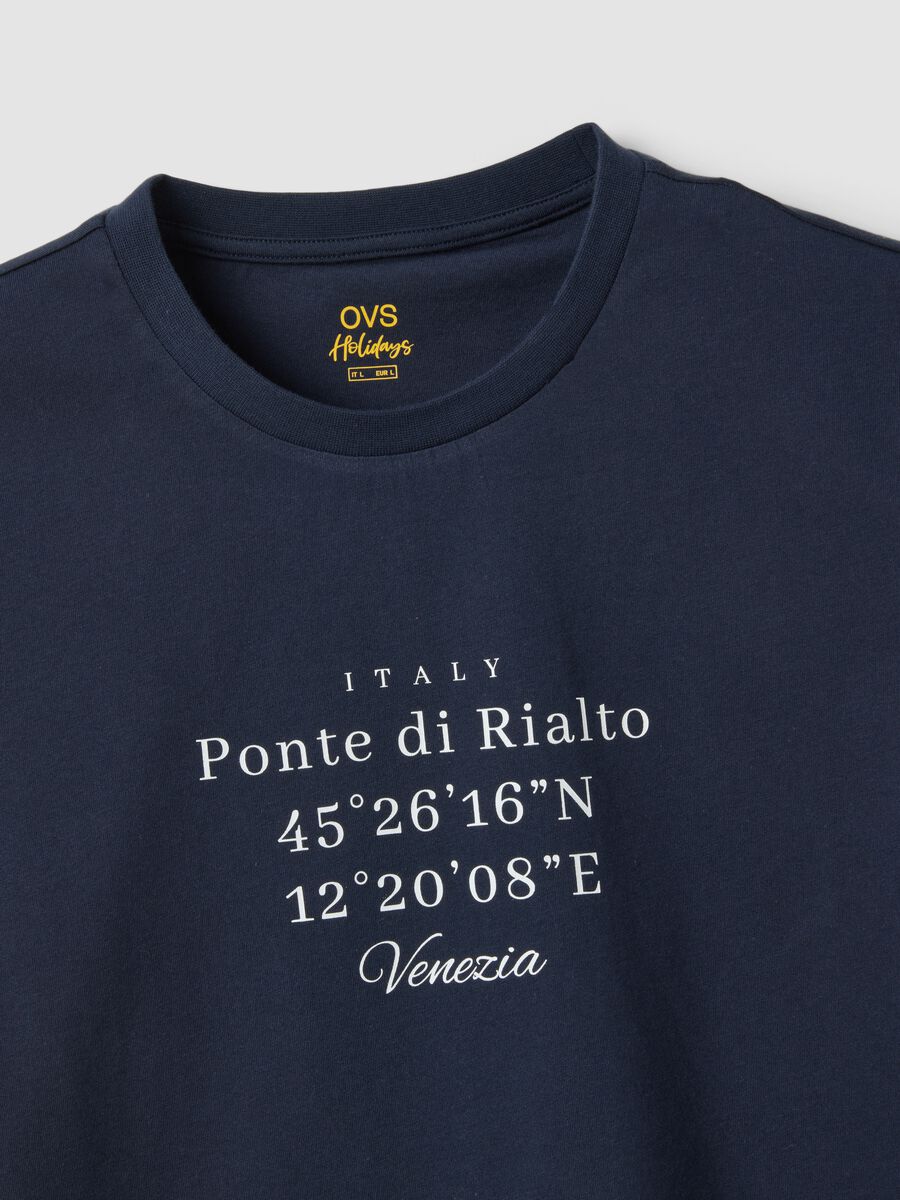 Blue pure cotton T-shirt with front print, regular fit_5