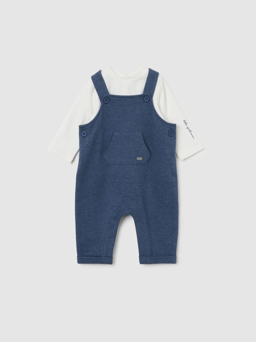 Set t-shirt e salopette multicolor da neonato in puro cotone_0