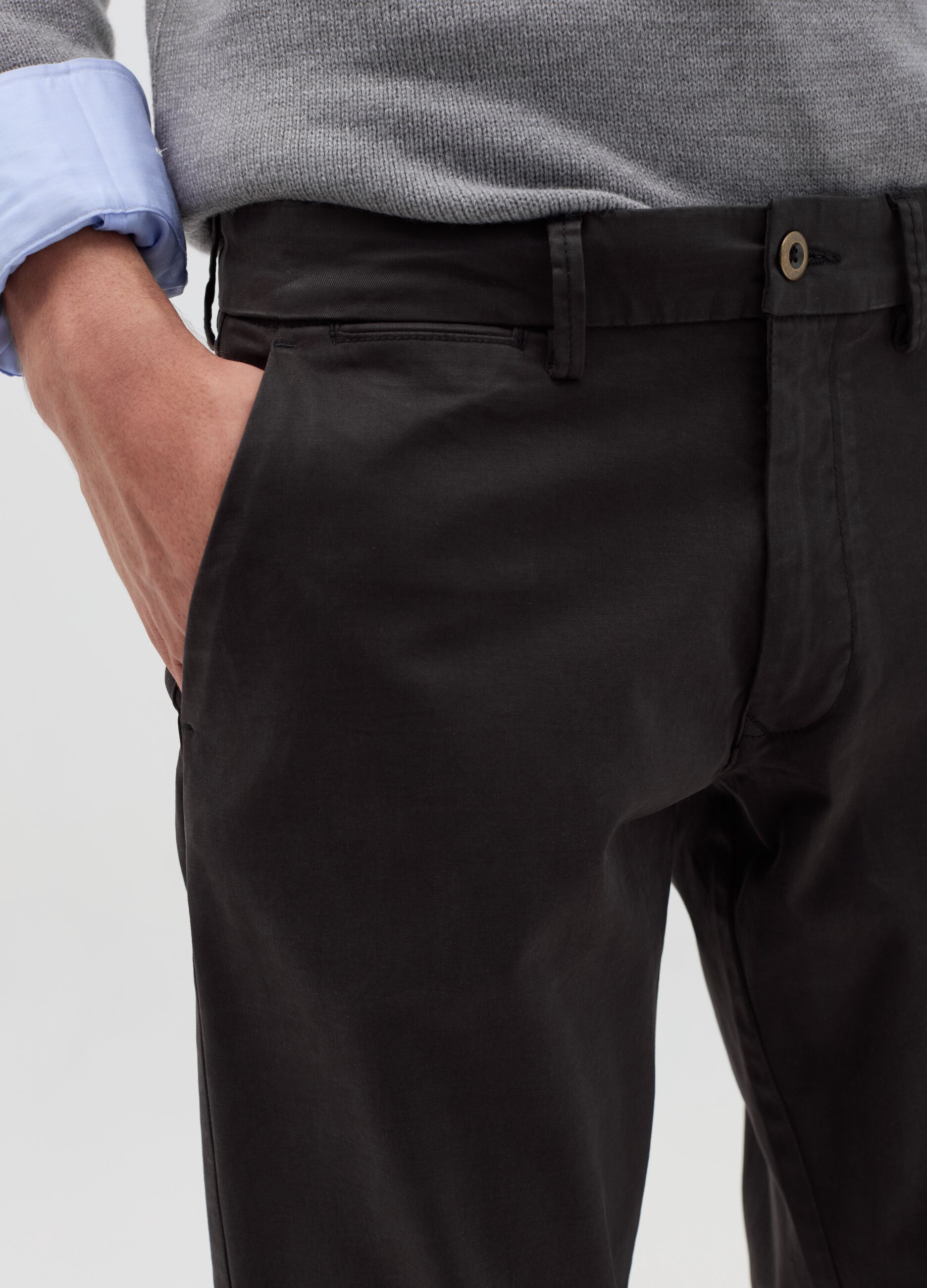 Regular-fit chino trousers in stretch cotton