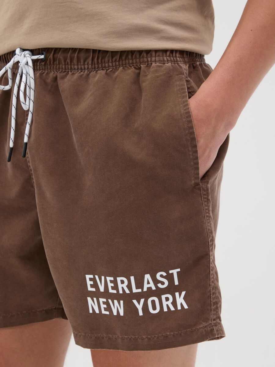 Brown swimming trunks with logo print_2