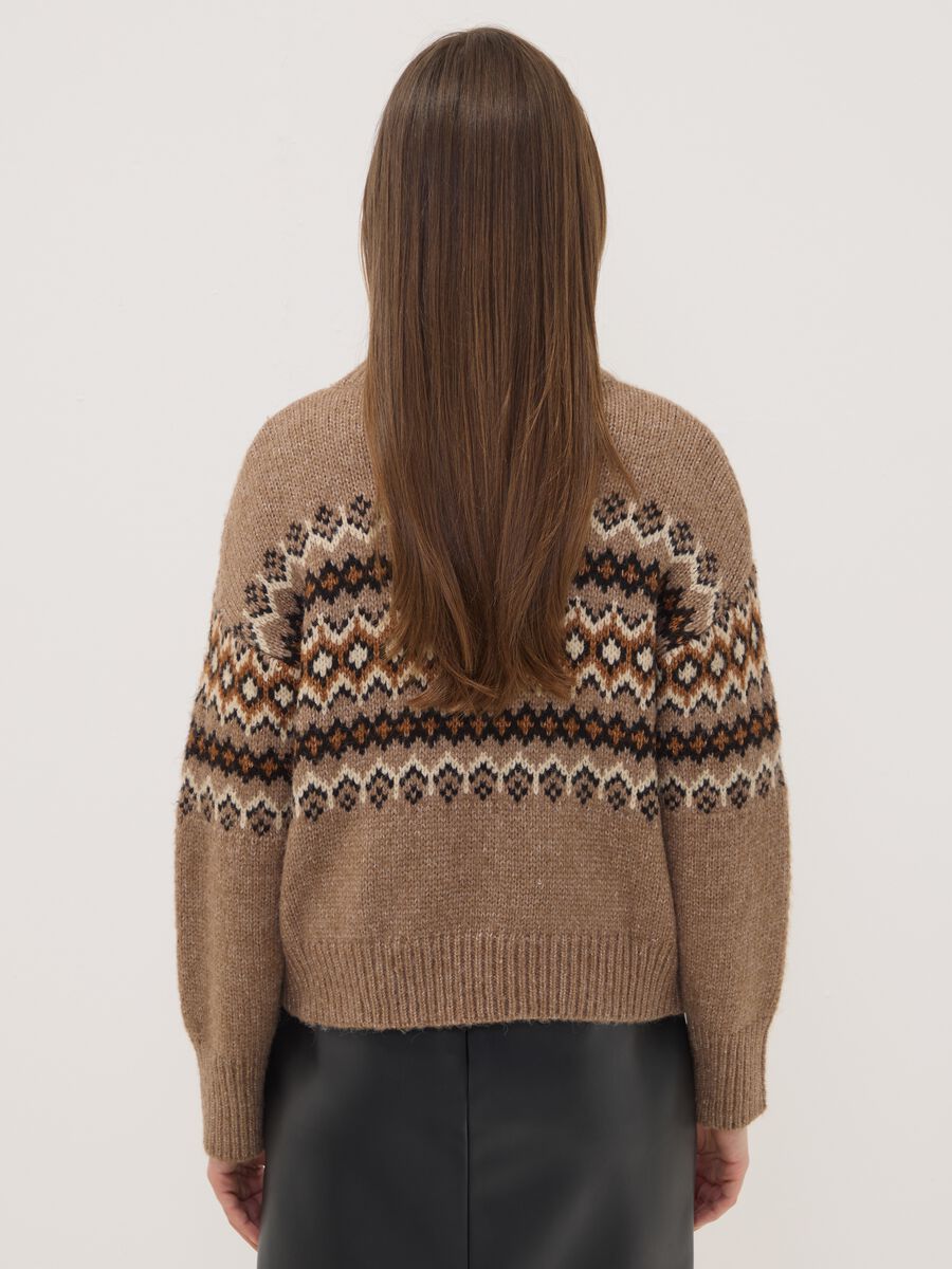 Maglia marrone jacquard con Collo rialzato_3
