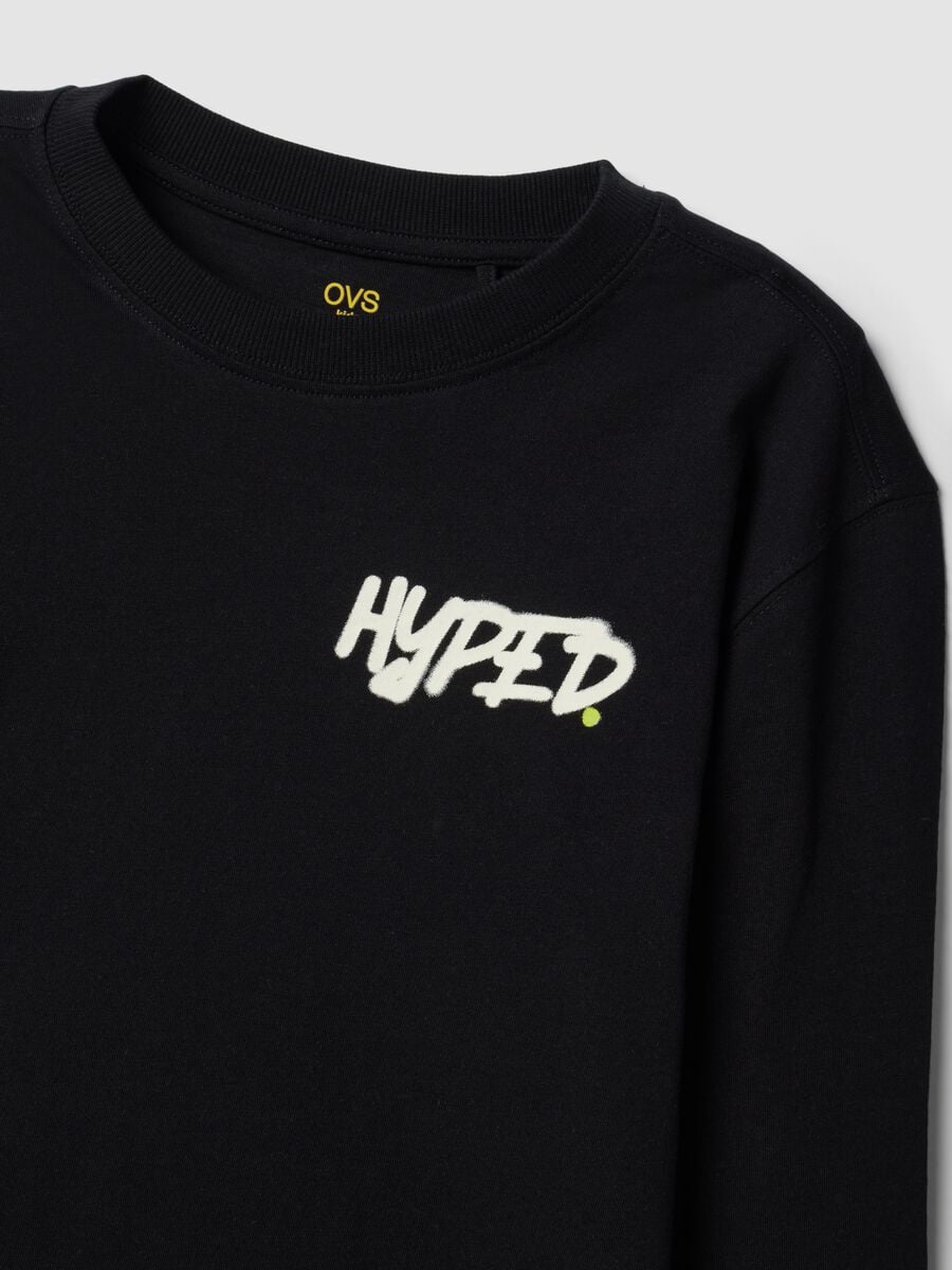 T-shirt nera in puro cotone organico con stampa "Hyped" per ragazzo_4