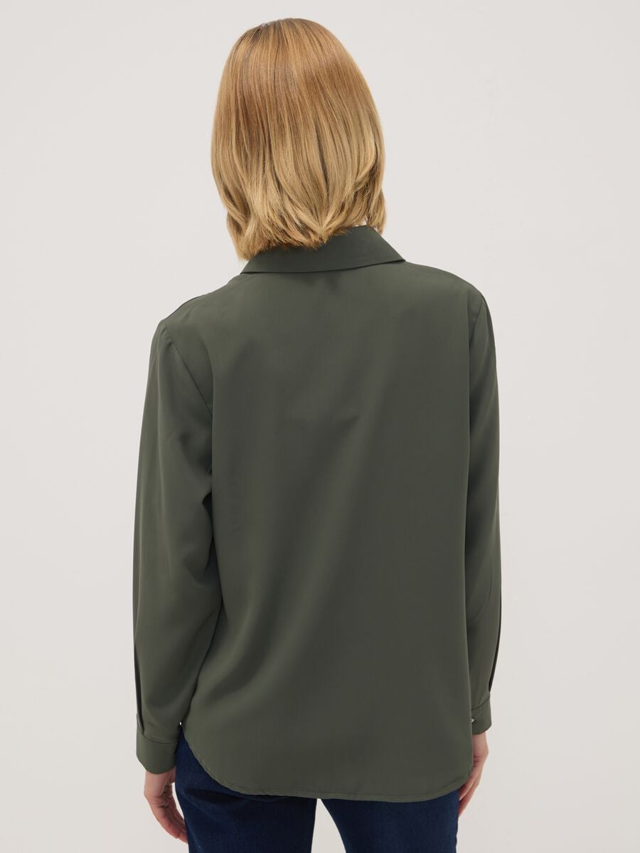 Camicia verde regular fit con colletto classico_3