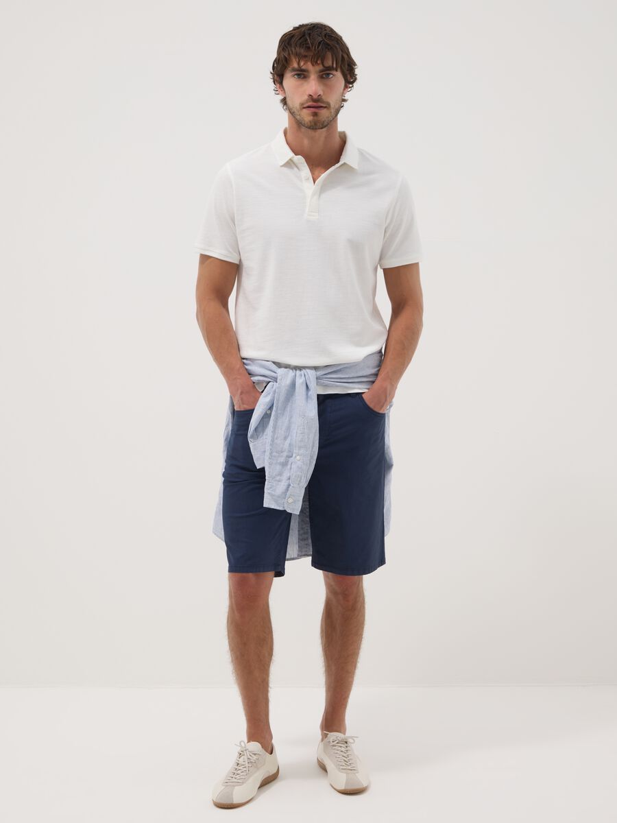 Blue stretch cotton five-pocket Bermuda shorts_0