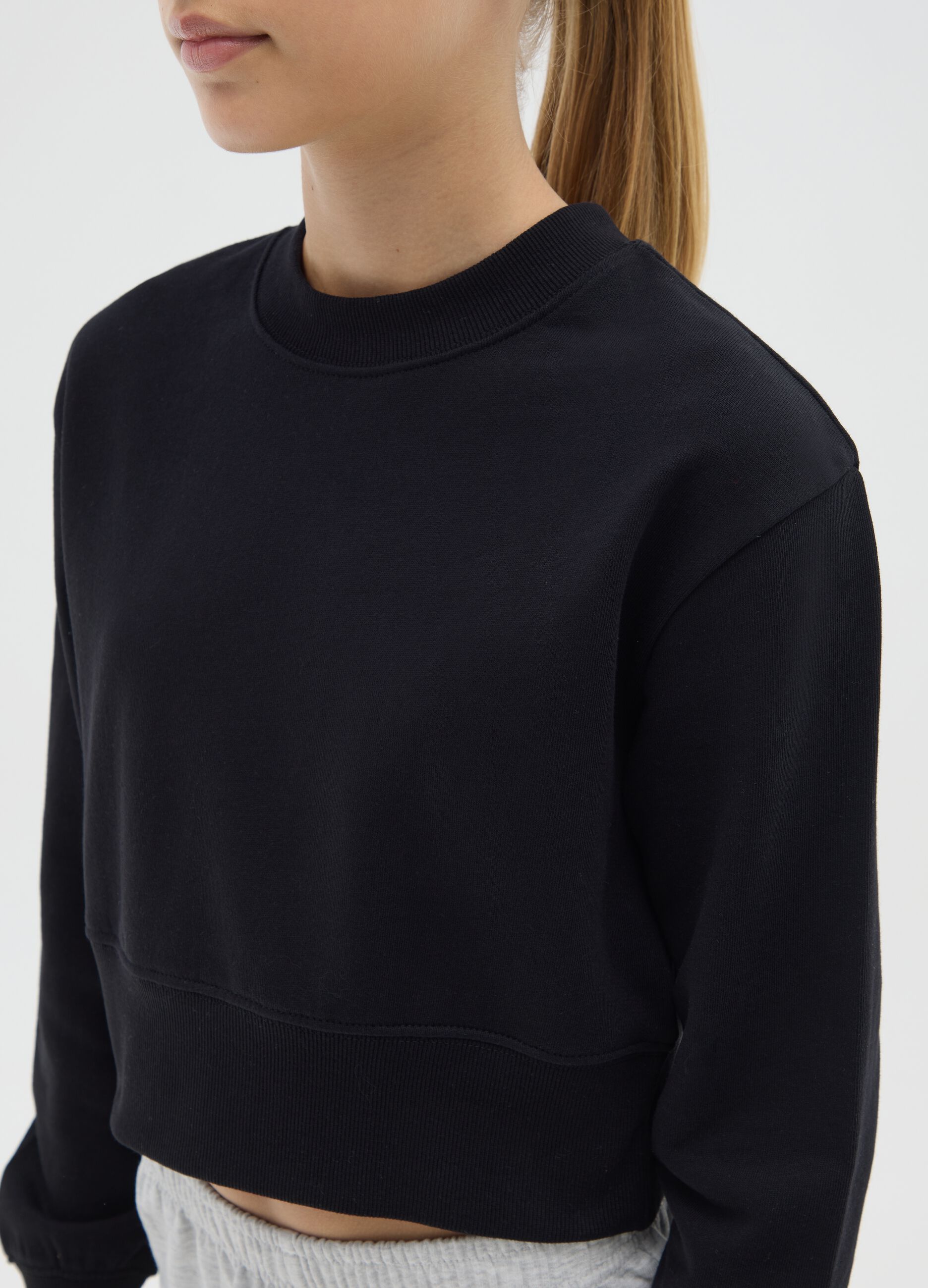 Girls' black regular fit pure cotton sweatshirt