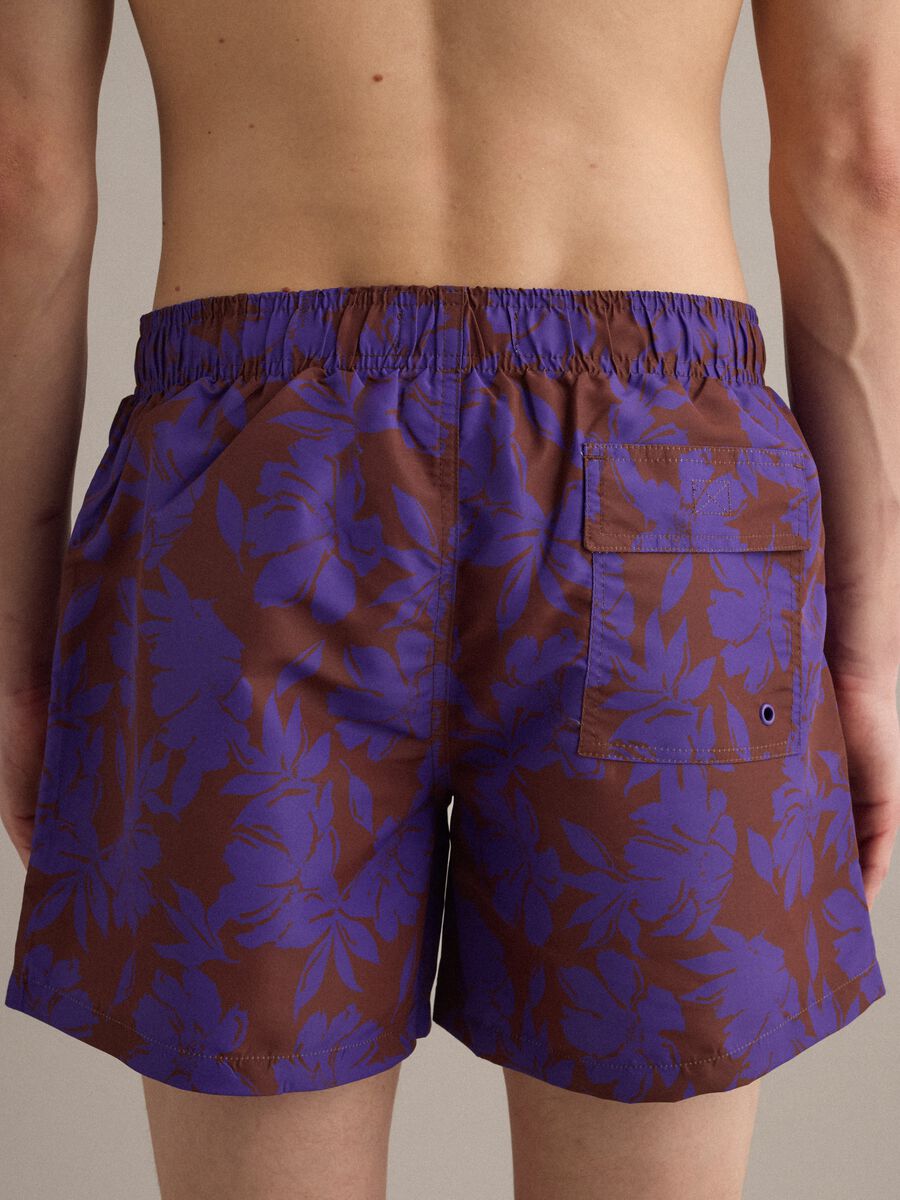 Boxer mare marrone e viola con stampa floreale_3
