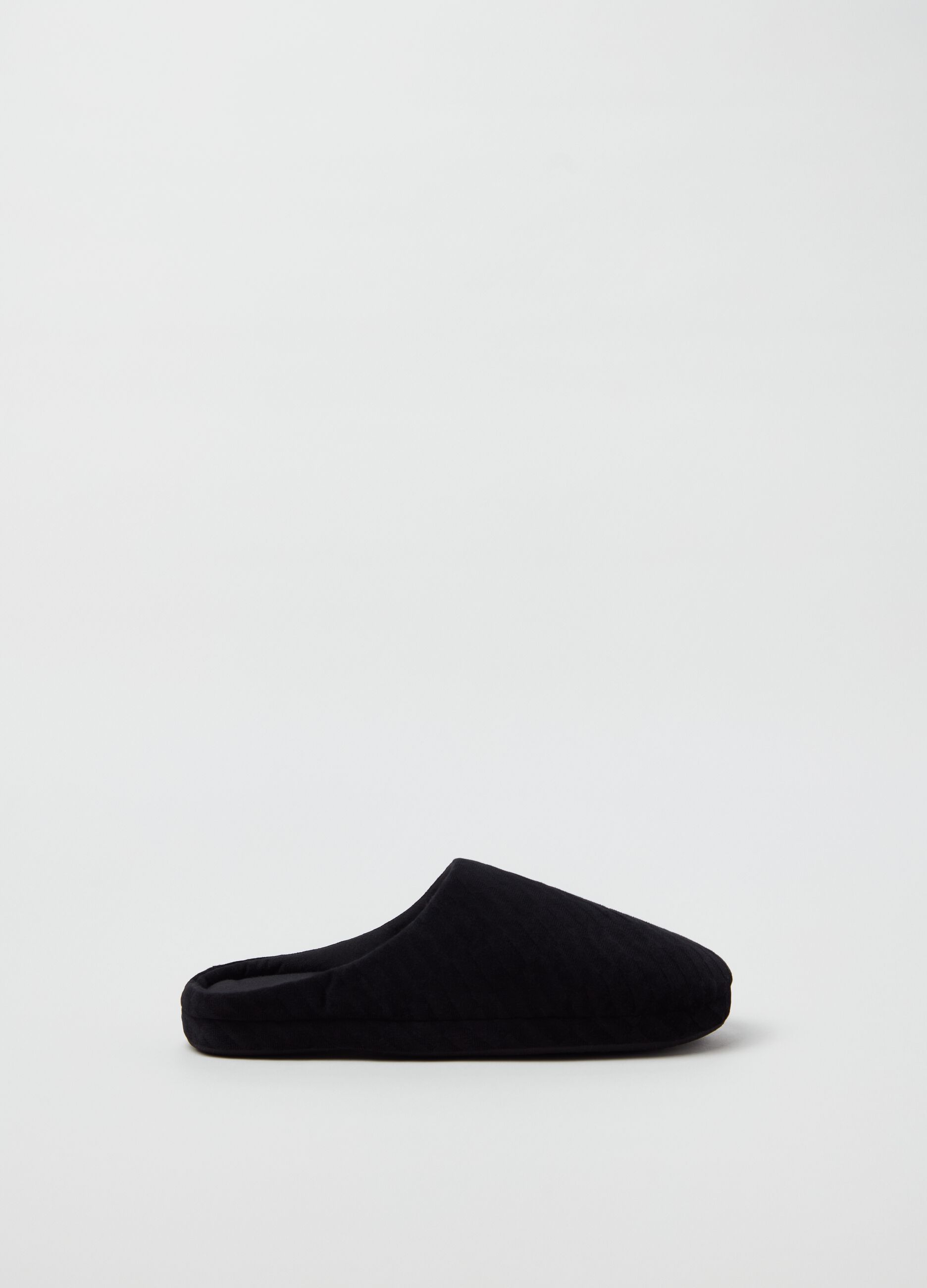 Pantofole con trama geometrica_0