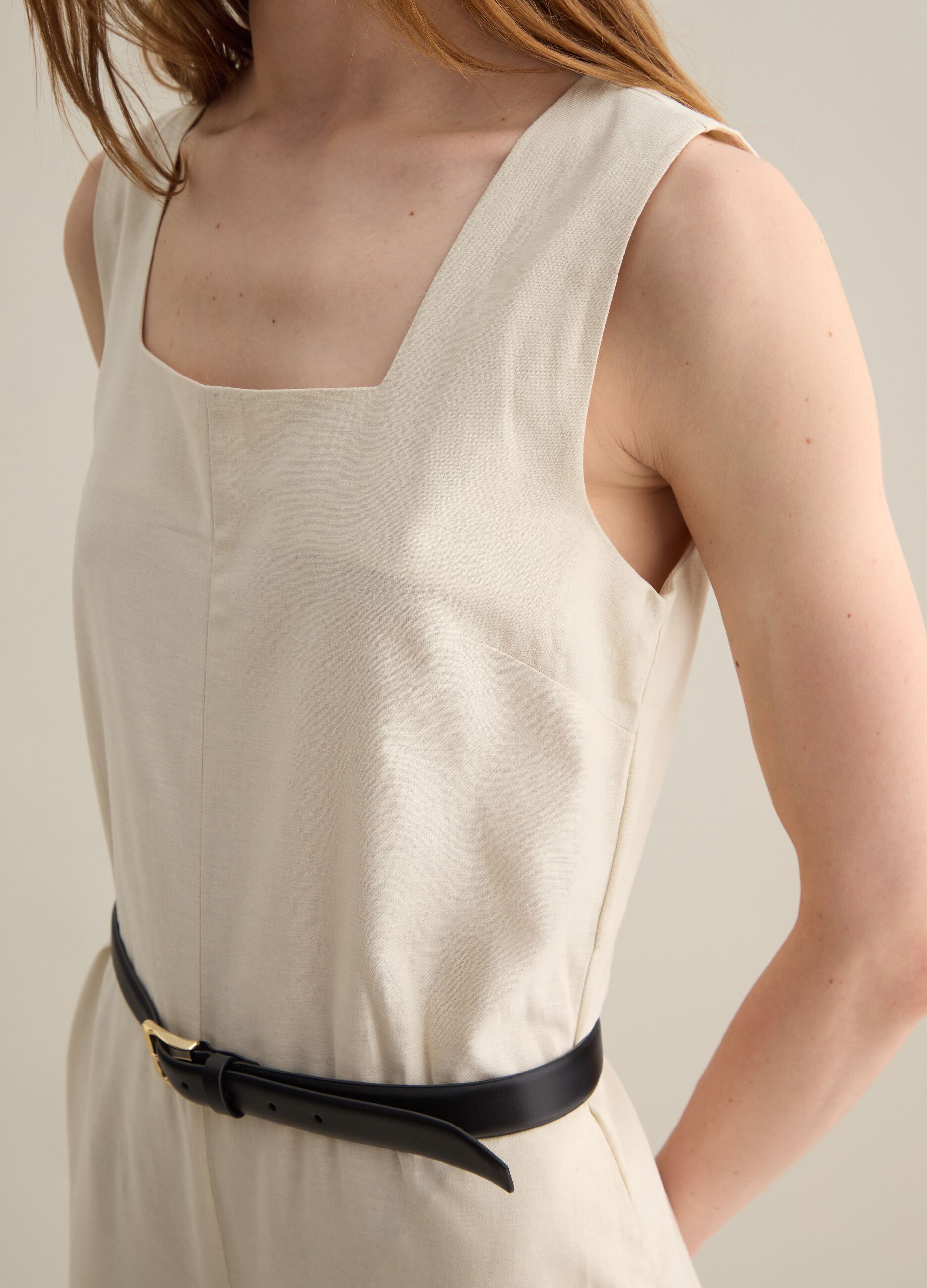 Sleeveless beige jumpsuit in cotton and linen