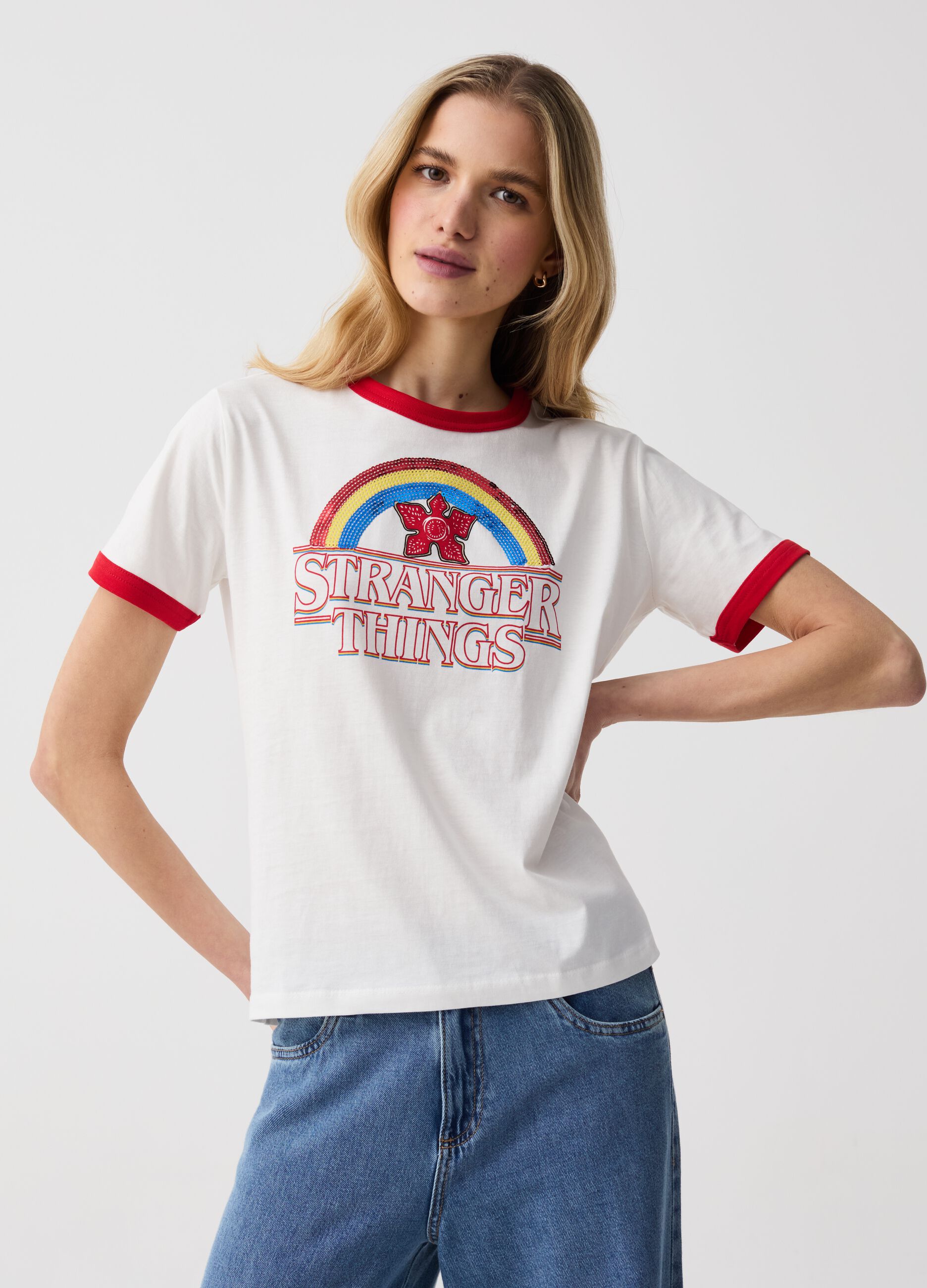 T-shirt stampa Stranger Things con paillettes