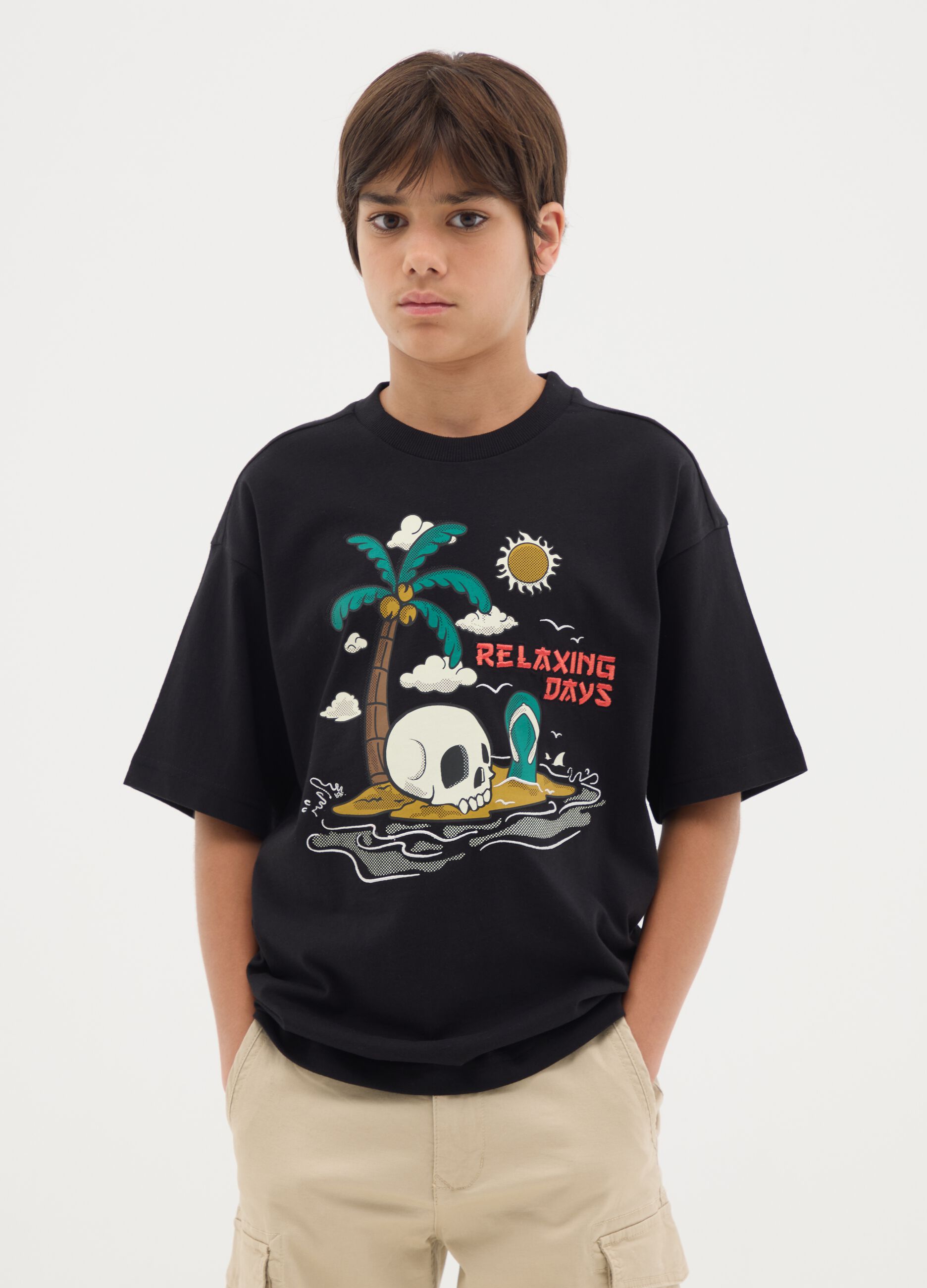 Boy's pure cotton black regular fit T-shirt with print