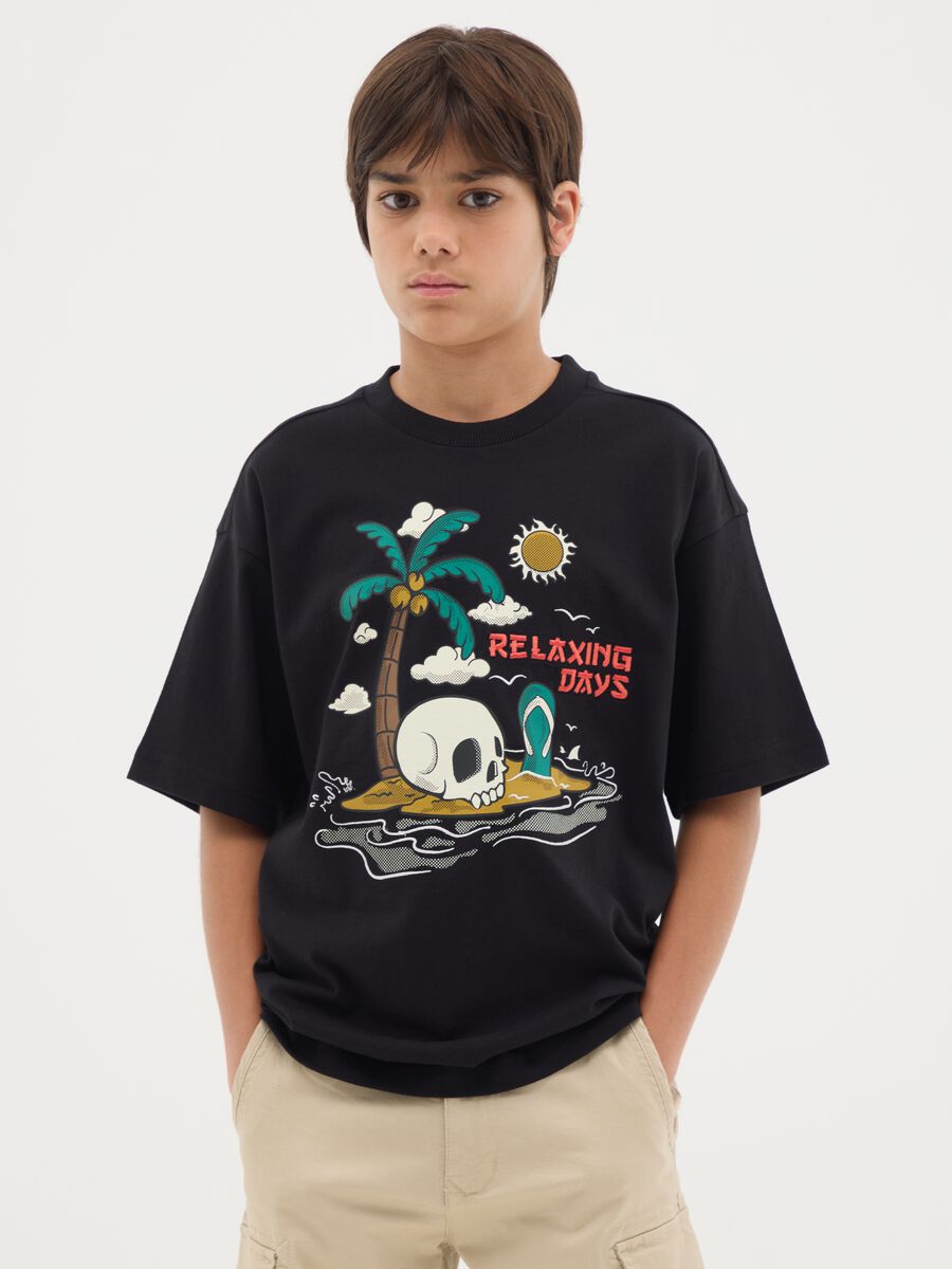 T-shirt da ragazzo in puro cotone nero regular fit con stampa_0