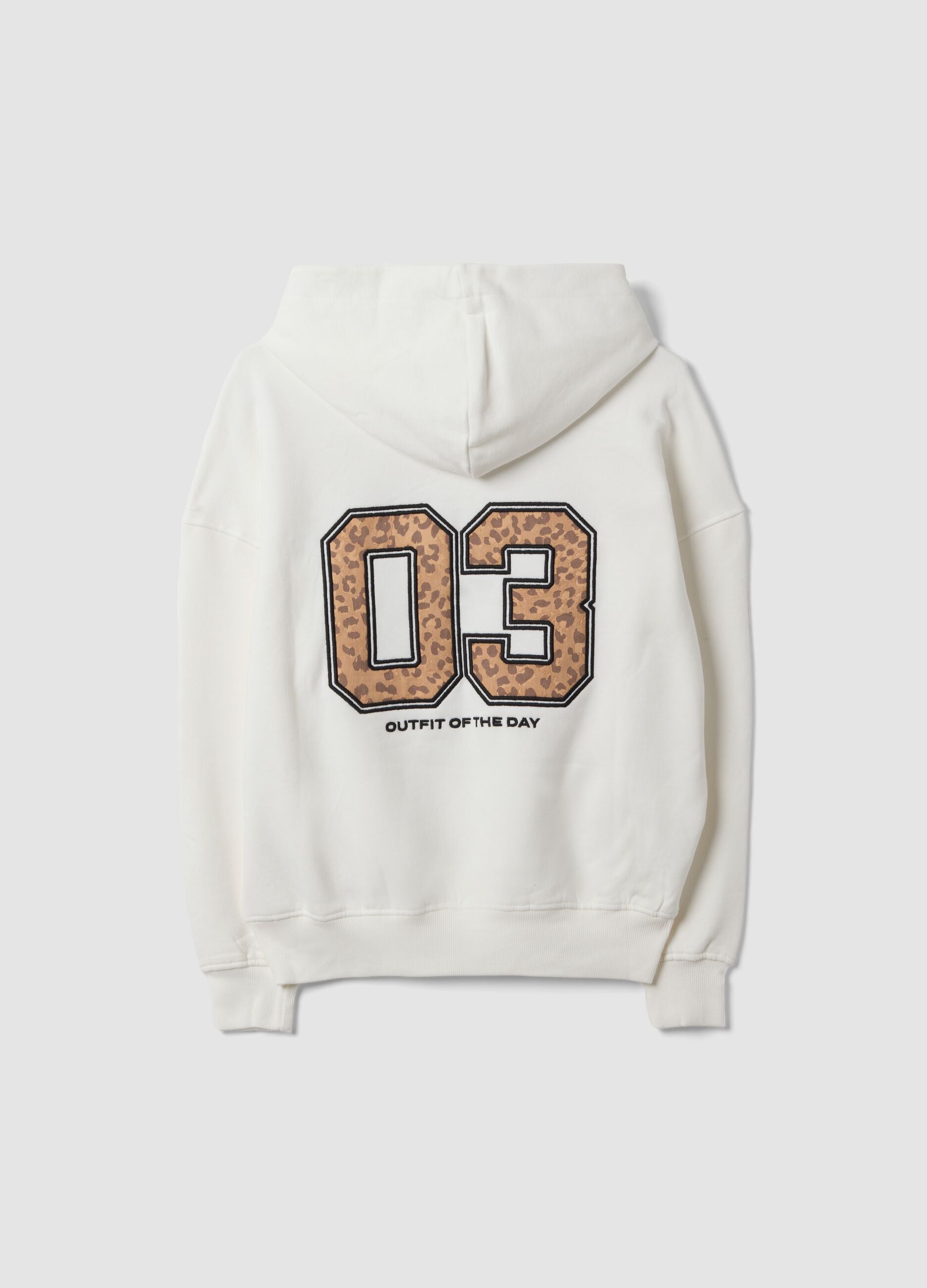 White 100% cotton oversized hoodie with &ldquo;Paris&rdquo; print