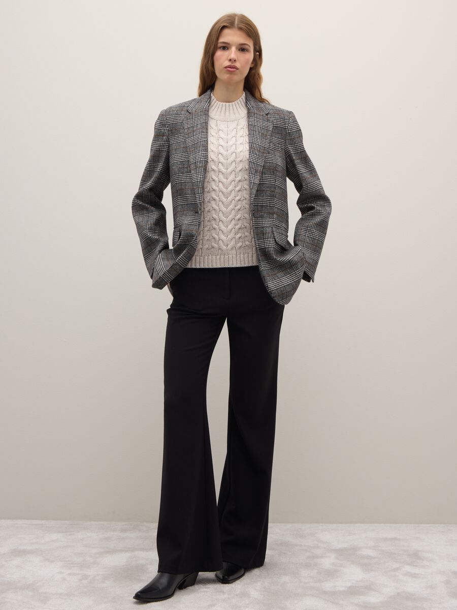 Grey checked blazer with oversized fit_1