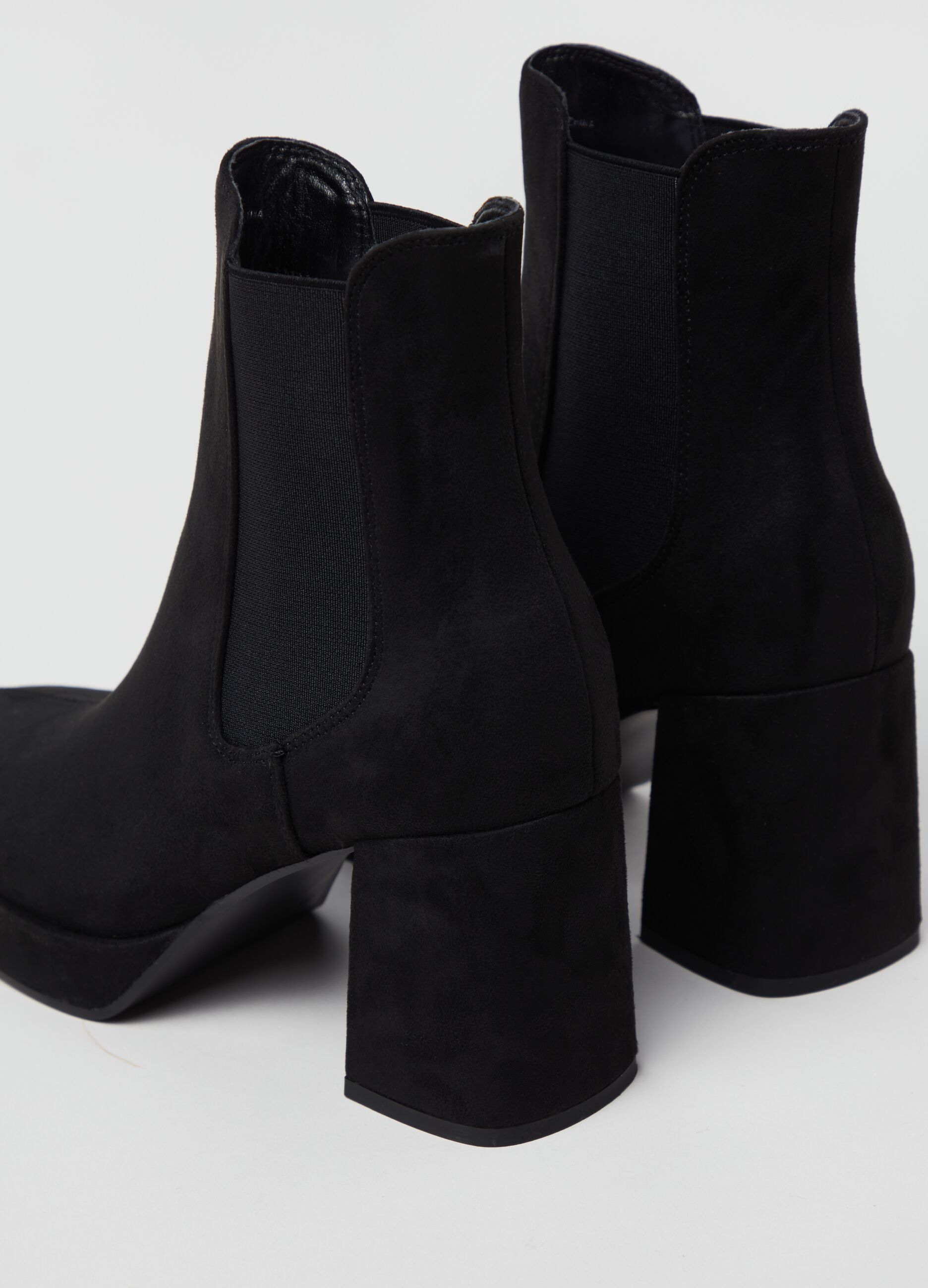 Stivaletto con plateau