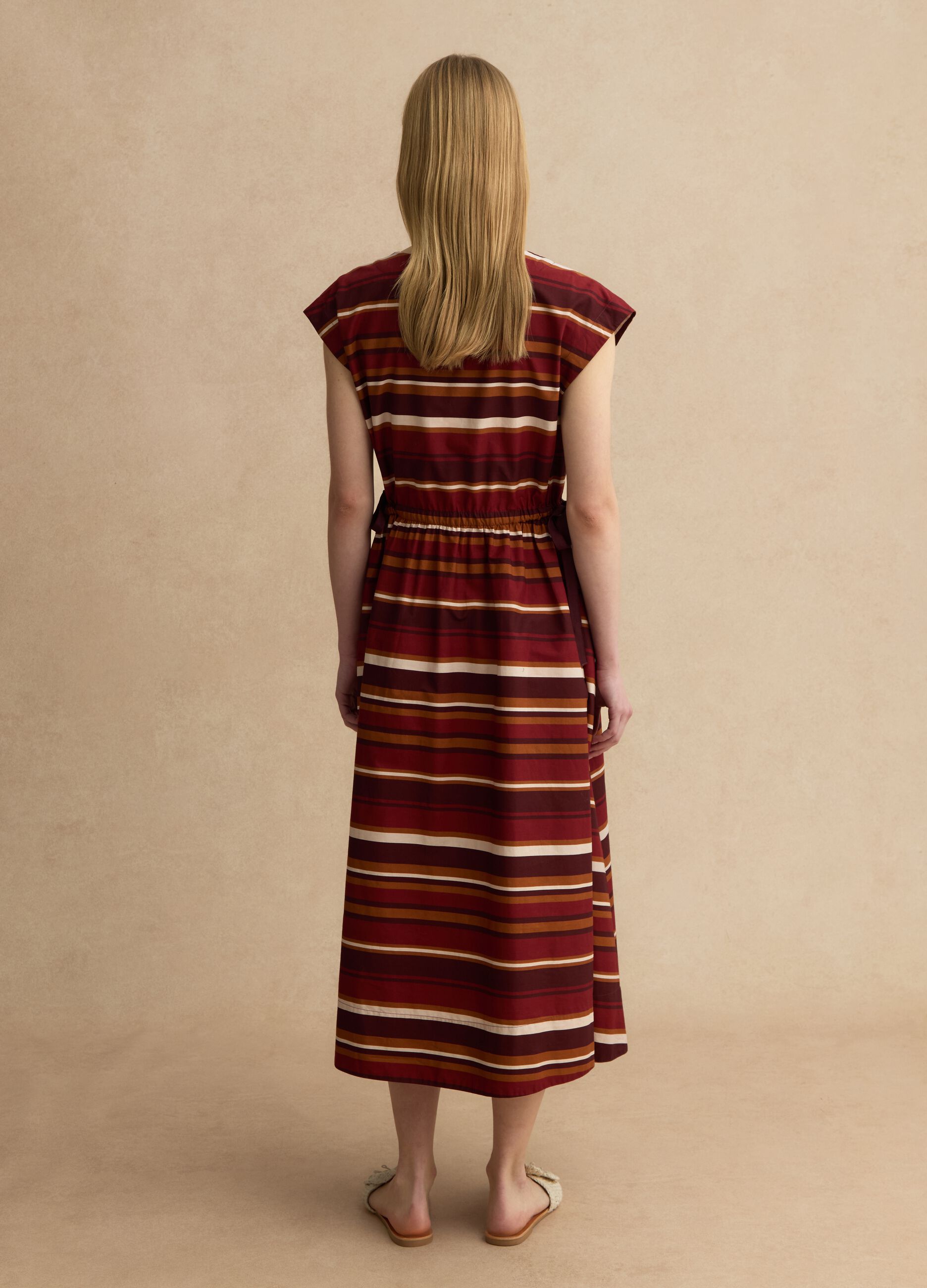 Abito in puro cotone a righe multicolor regular fit con collo a V