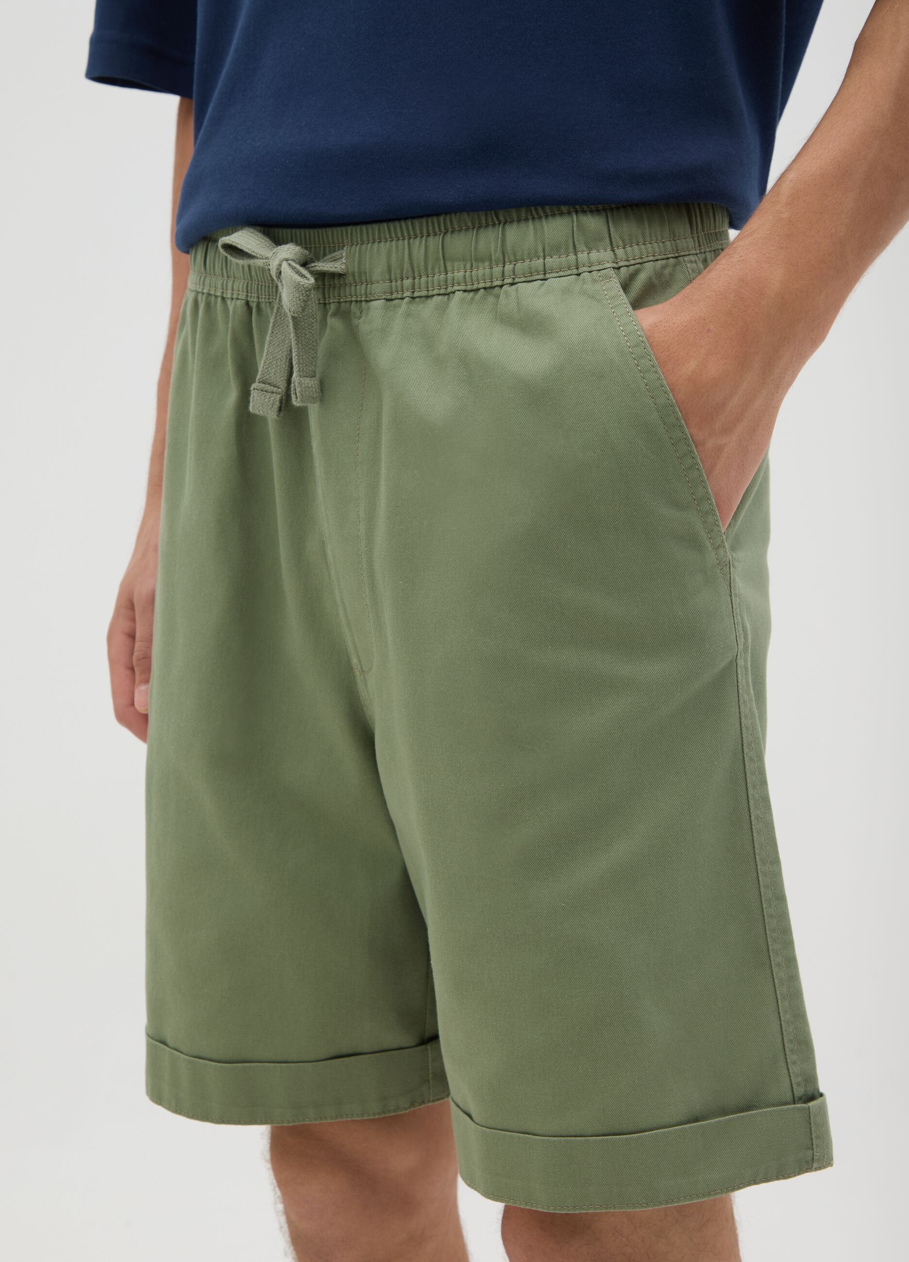 Pantaloncini da uomo in puro cotone verdi regular fit