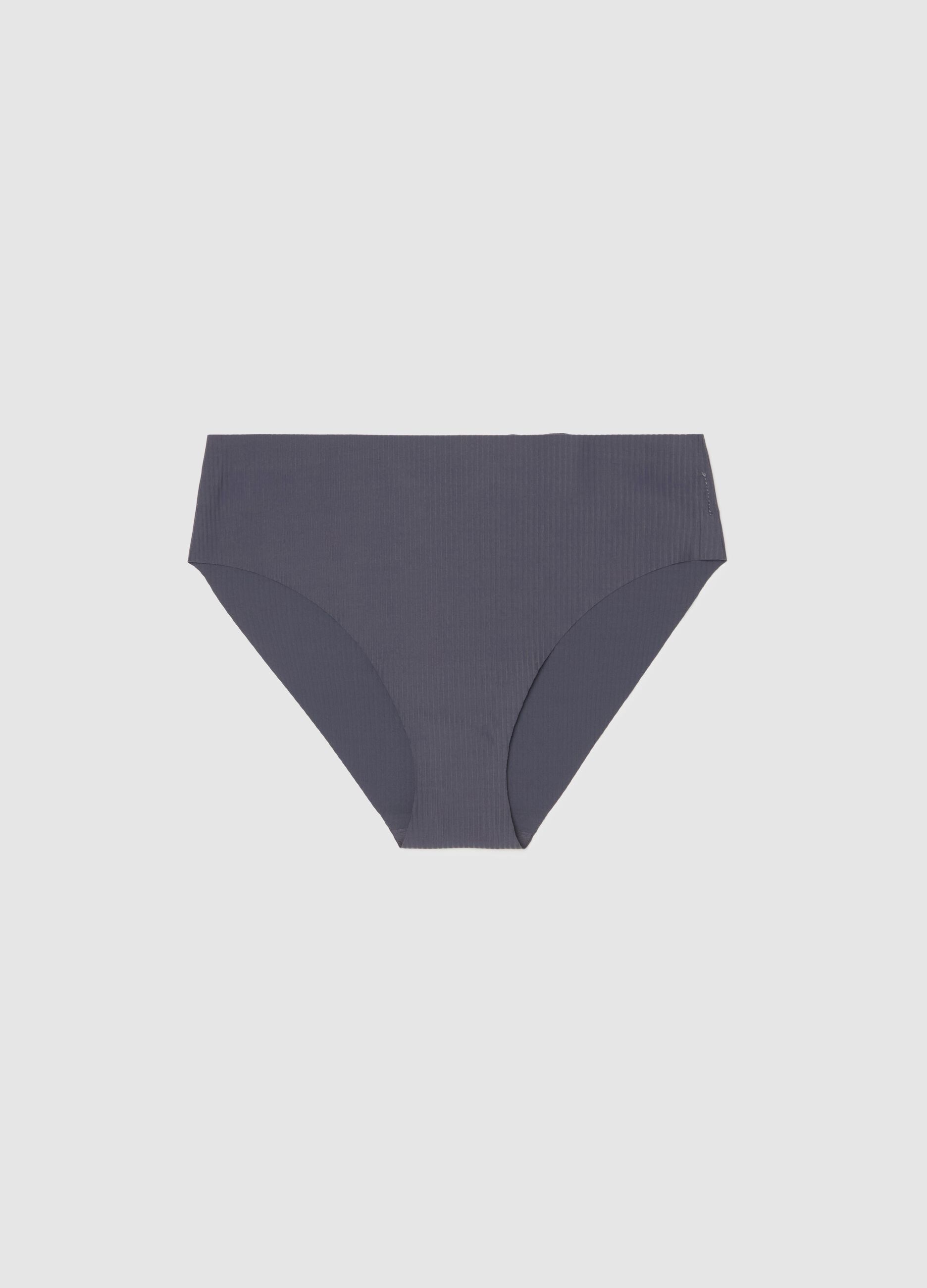Seam-free ribbed briefs